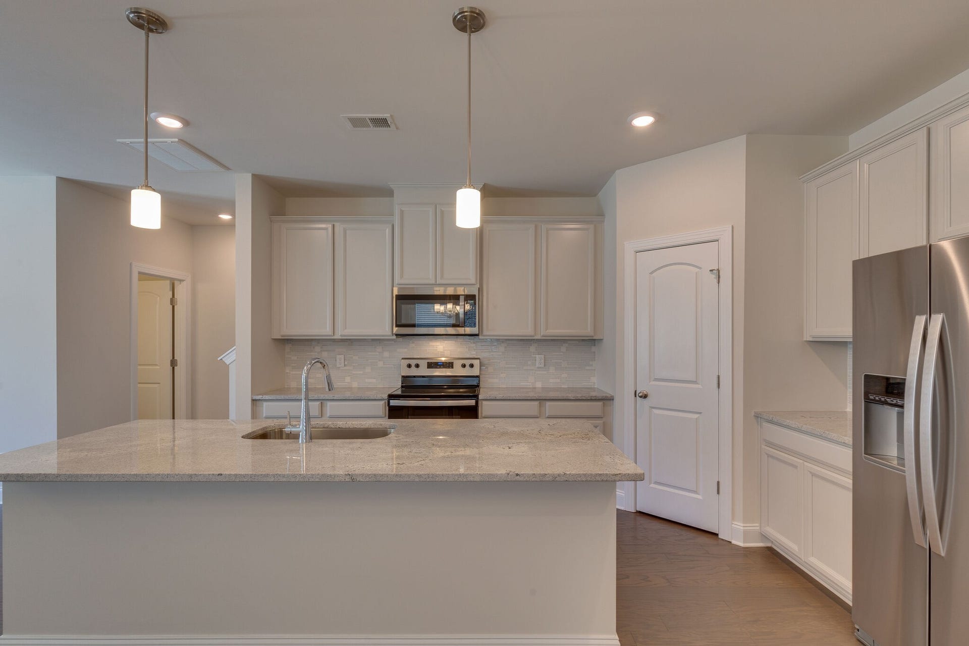 1006 McKee Ct, Columbia, TN 38401 1006 McKee Ct, Columbia, TN 38401