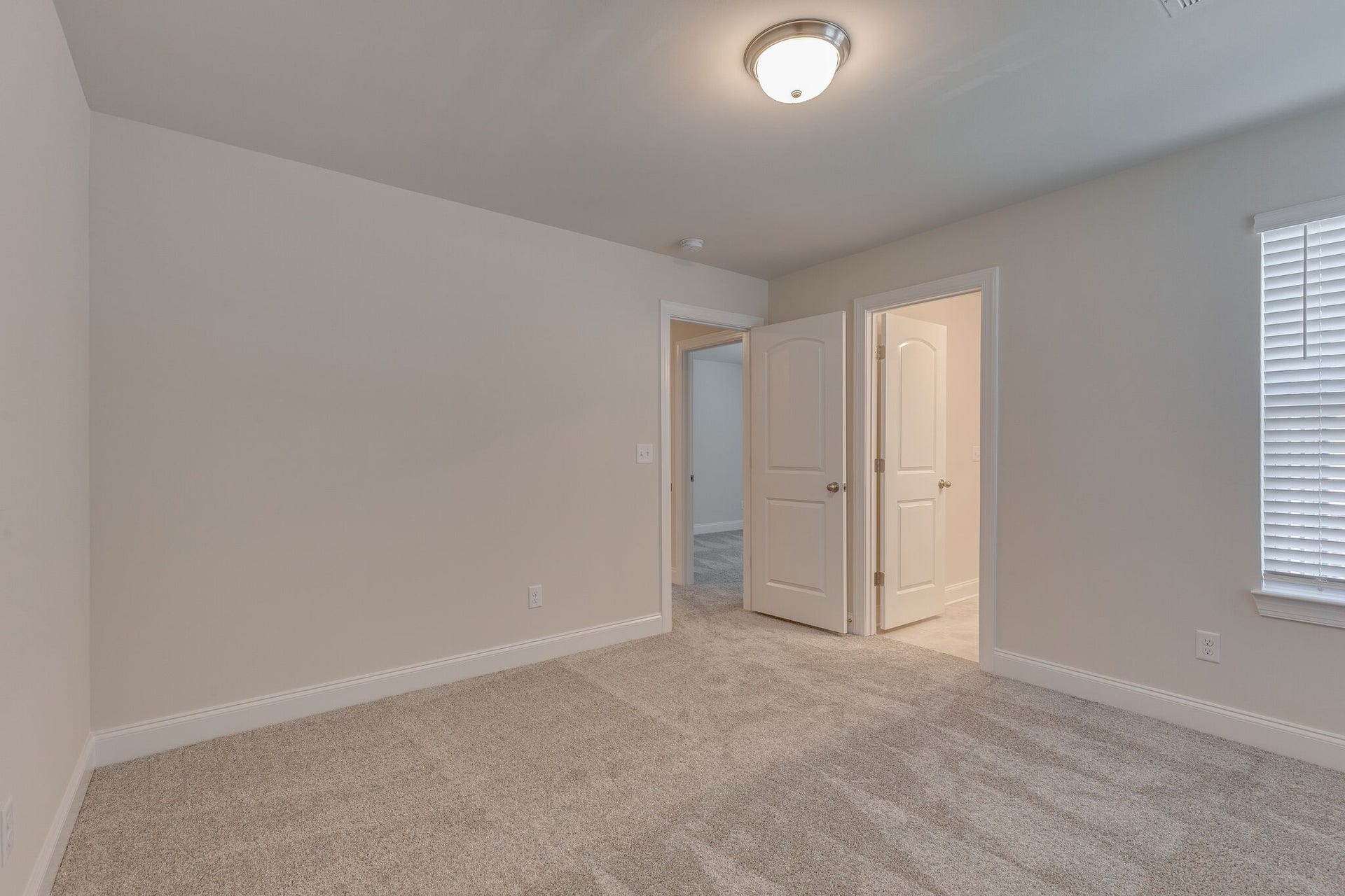 1006 McKee Ct, Columbia, TN 38401 1006 McKee Ct, Columbia, TN 38401