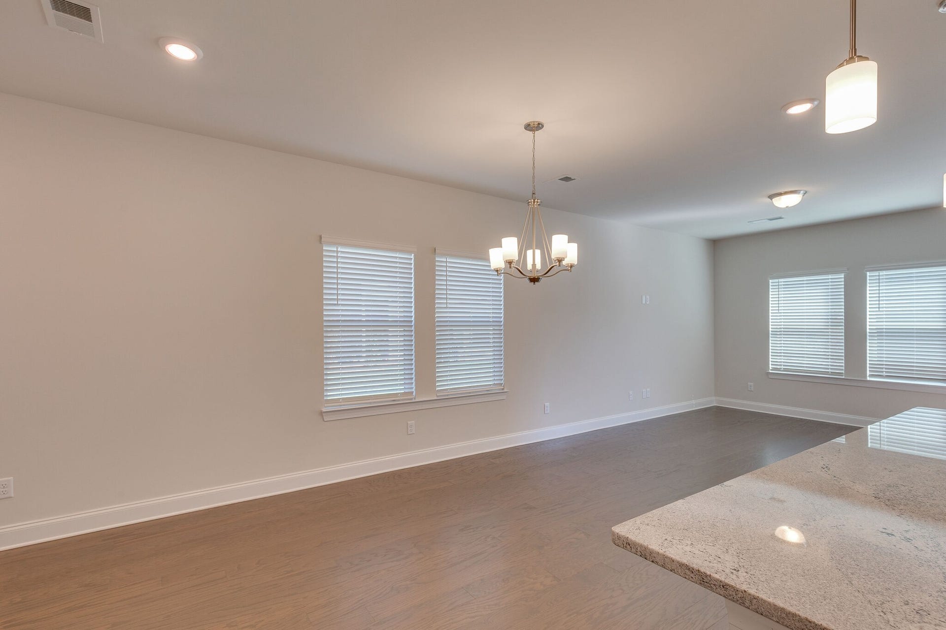 1006 McKee Ct, Columbia, TN 38401 1006 McKee Ct, Columbia, TN 38401