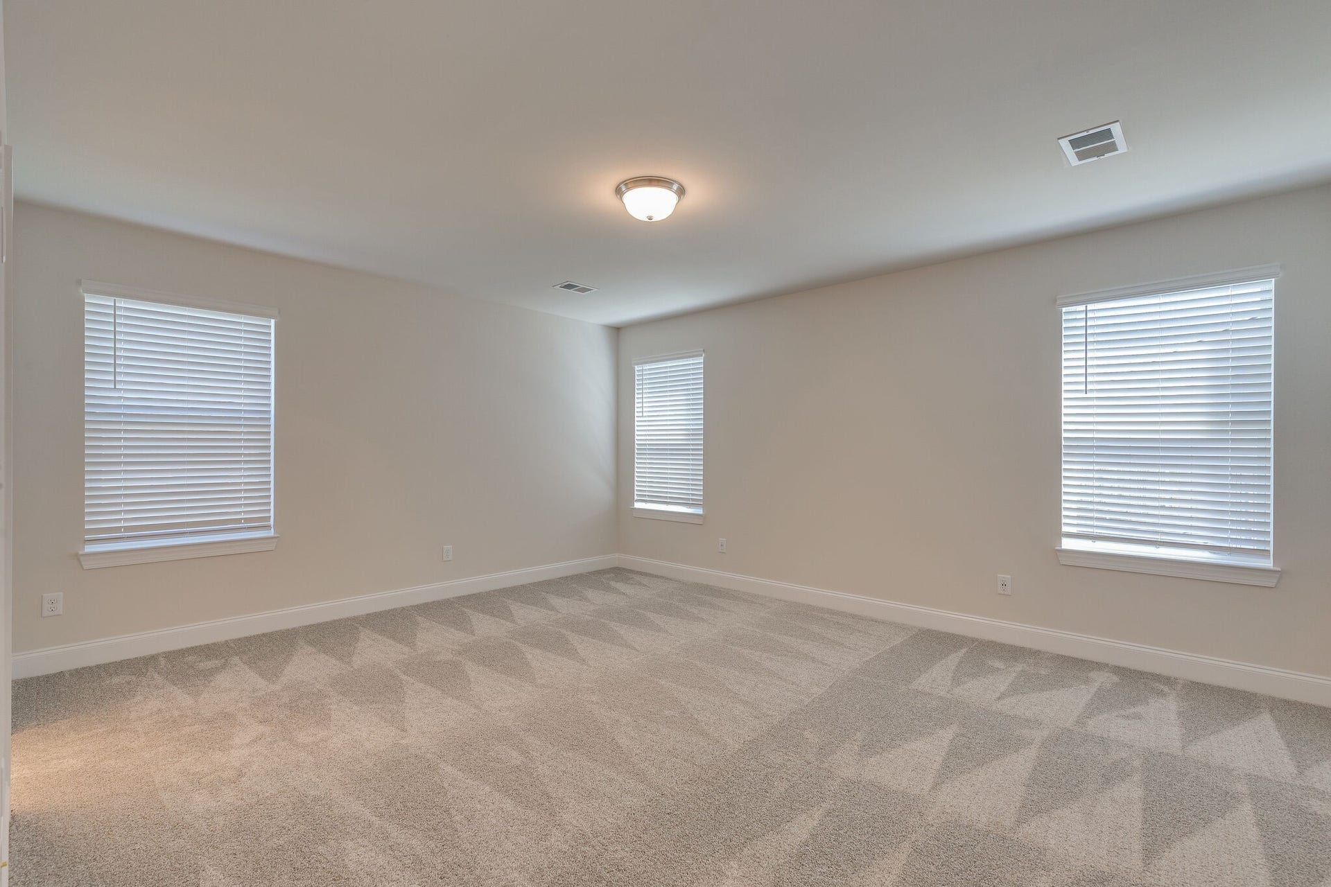 1006 McKee Ct, Columbia, TN 38401 1006 McKee Ct, Columbia, TN 38401