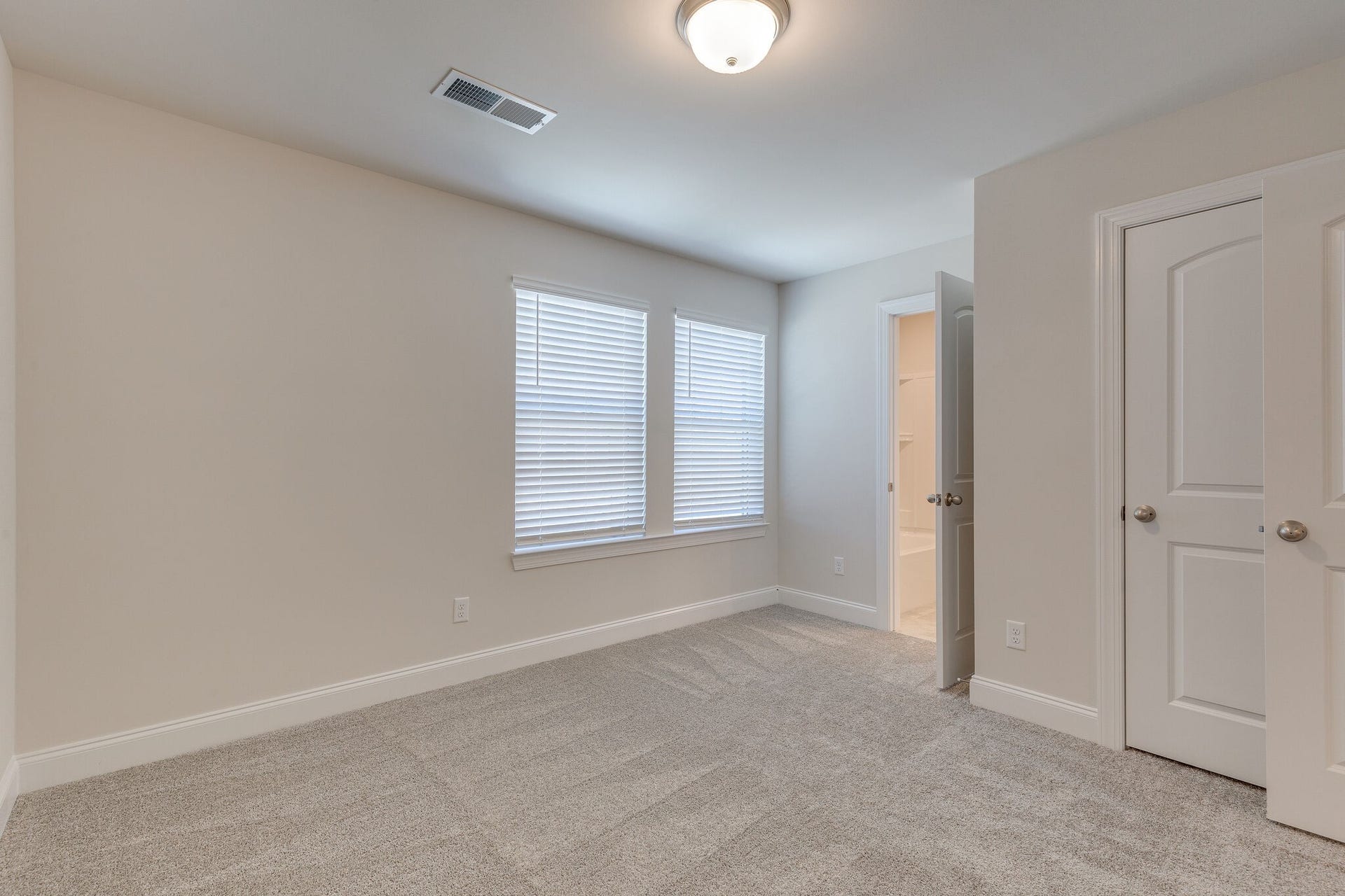 1006 McKee Ct, Columbia, TN 38401 1006 McKee Ct, Columbia, TN 38401