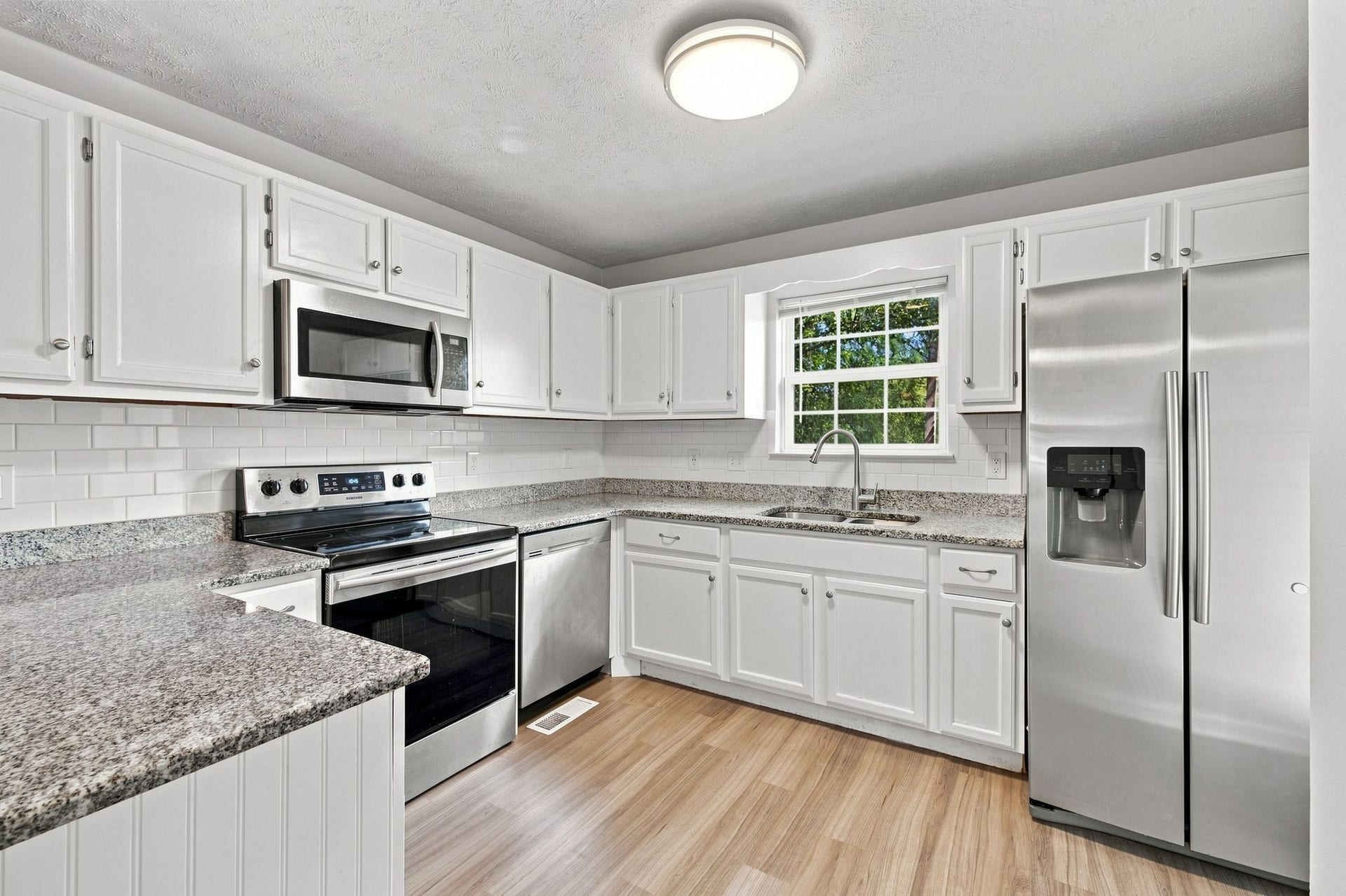 2820 Weybridge Dr, Murfreesboro, TN 37128 2820 Weybridge Dr, Murfreesboro, TN 37128