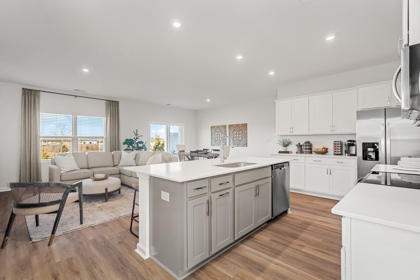 2319 Juneau Lane, Columbia, TN 38401 Photos of similar home in the community for representational purposes only. Come tour our most popular floor plan today! The Beverly units are always the first to sell.