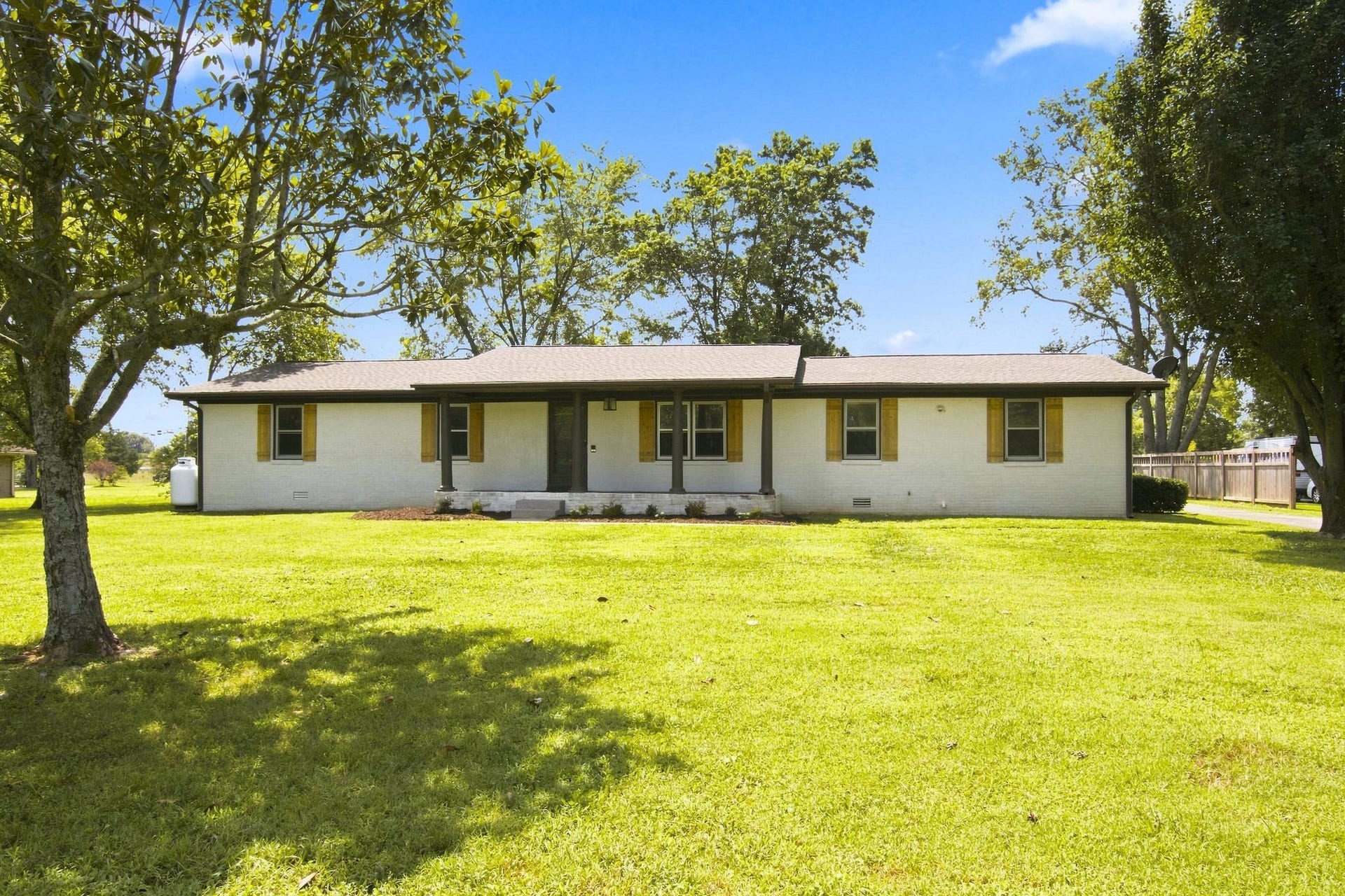 1261 Harrison Rd, Murfreesboro, TN 37128 1261 Harrison Rd, Murfreesboro, TN 37128