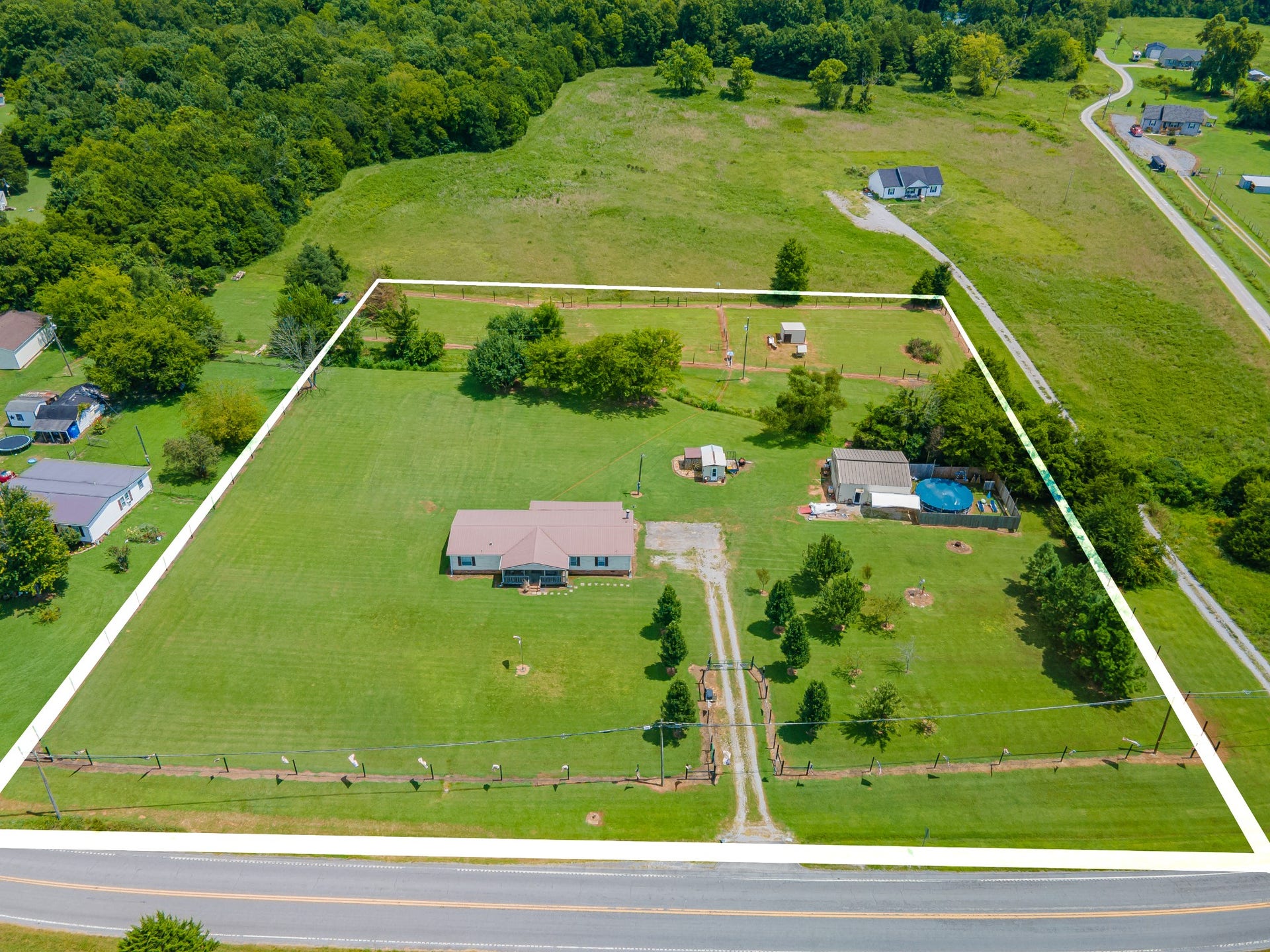 781 Belfast Farmington Rd, Lewisburg, TN 37091 781 Belfast Farmington Rd, Lewisburg, TN 37091