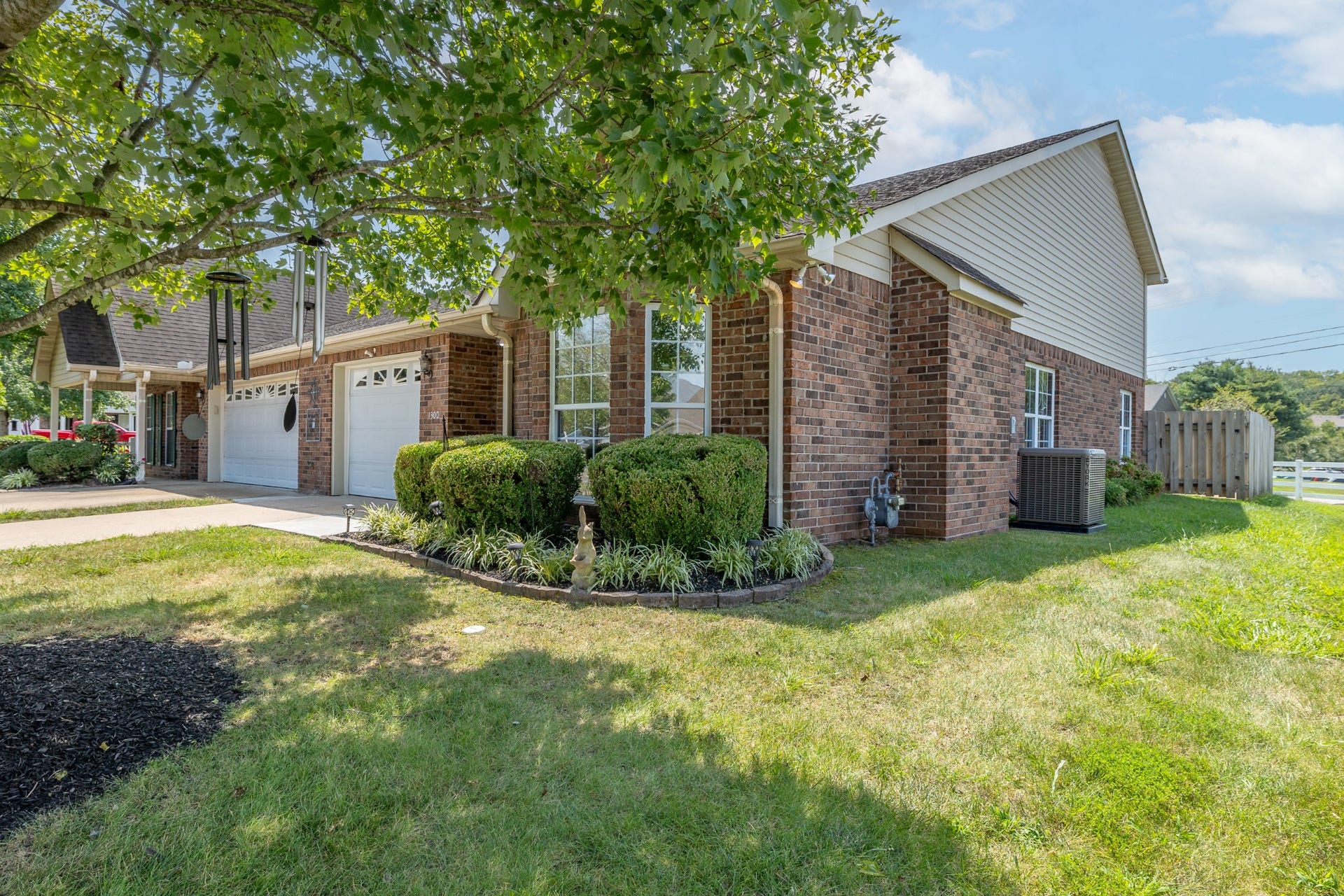 1300 Crofton Park Ct, Columbia, TN 38401 This unit is special because it has a large corner lot with privacy and space.