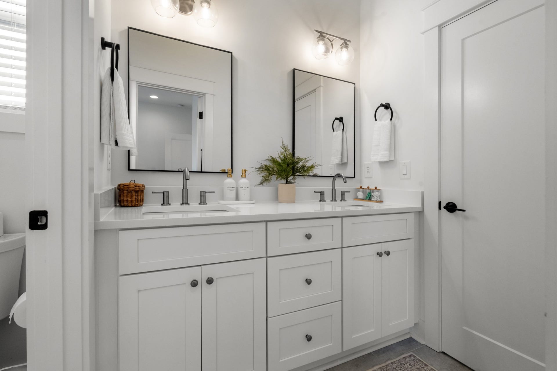 2304B Porter Rd, Nashville, TN 37206 2304B Porter Rd, Nashville, TN 37206