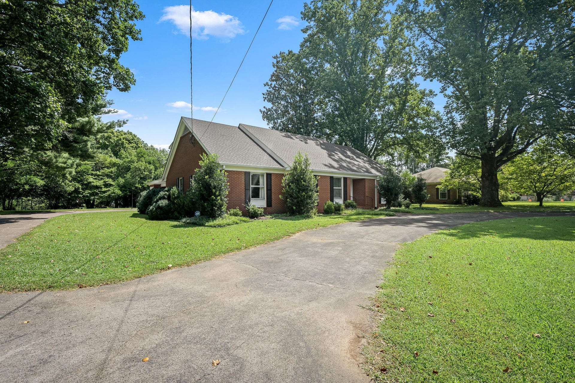 327 Minerva Dr, Murfreesboro, TN 37130 327 Minerva Dr, Murfreesboro, TN 37130