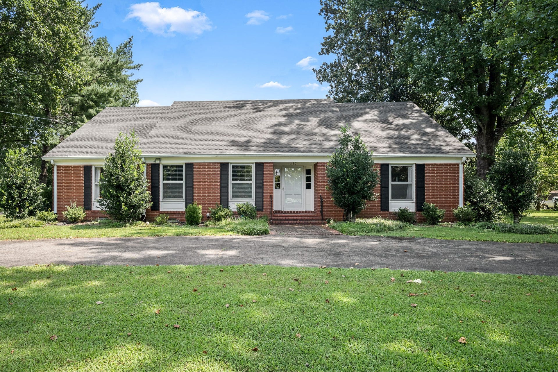 327 Minerva Dr, Murfreesboro, TN 37130 327 Minerva Dr, Murfreesboro, TN 37130