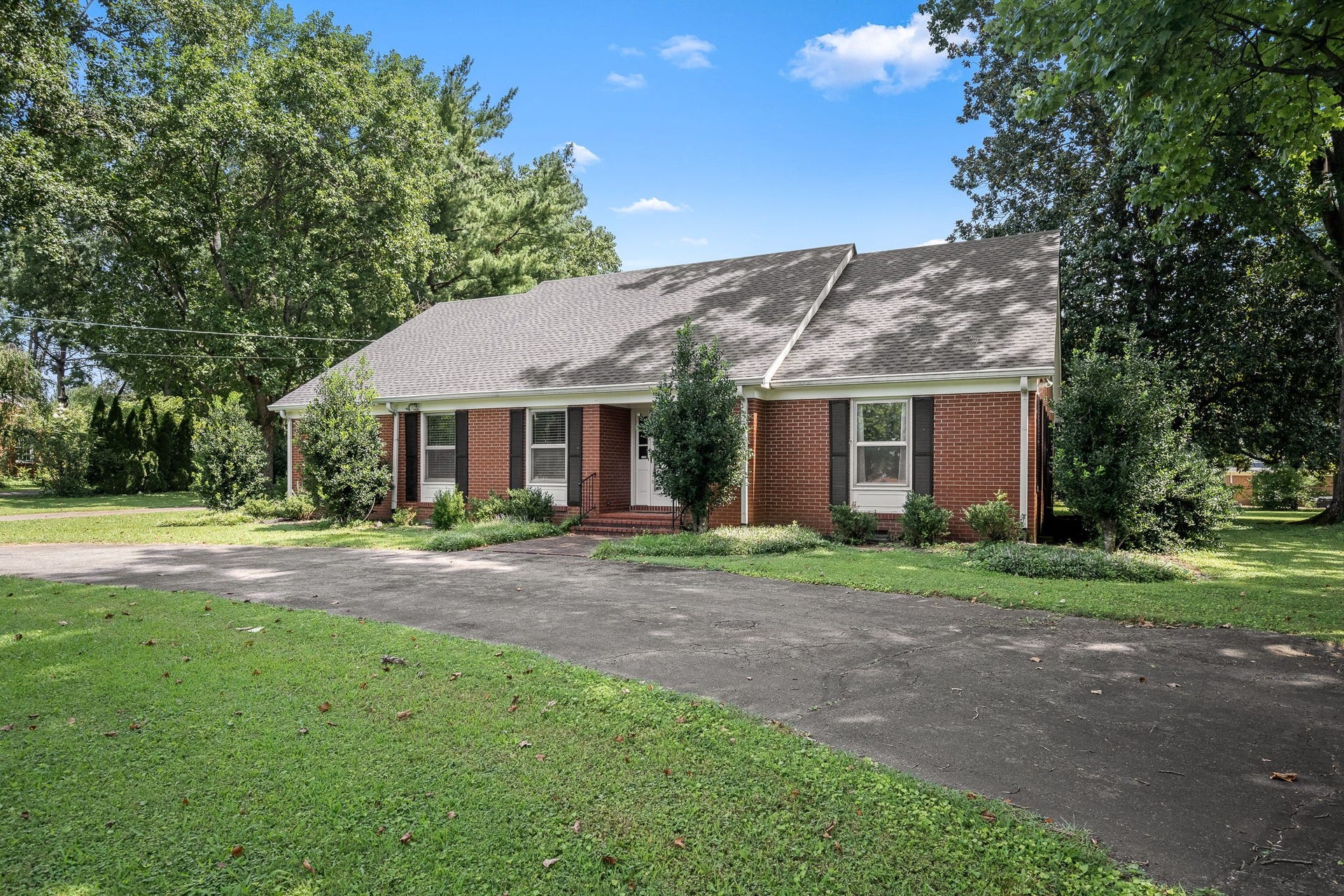 327 Minerva Dr, Murfreesboro, TN 37130 327 Minerva Dr, Murfreesboro, TN 37130
