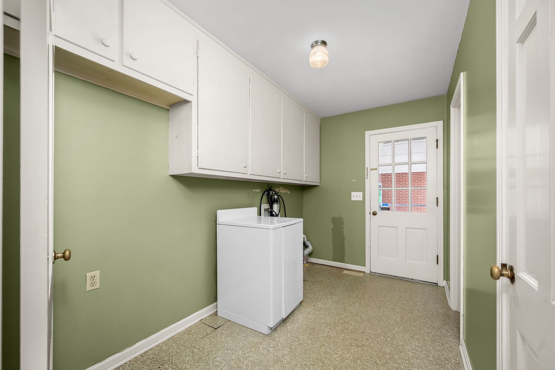 327 Minerva Dr, Murfreesboro, TN 37130 327 Minerva Dr, Murfreesboro, TN 37130