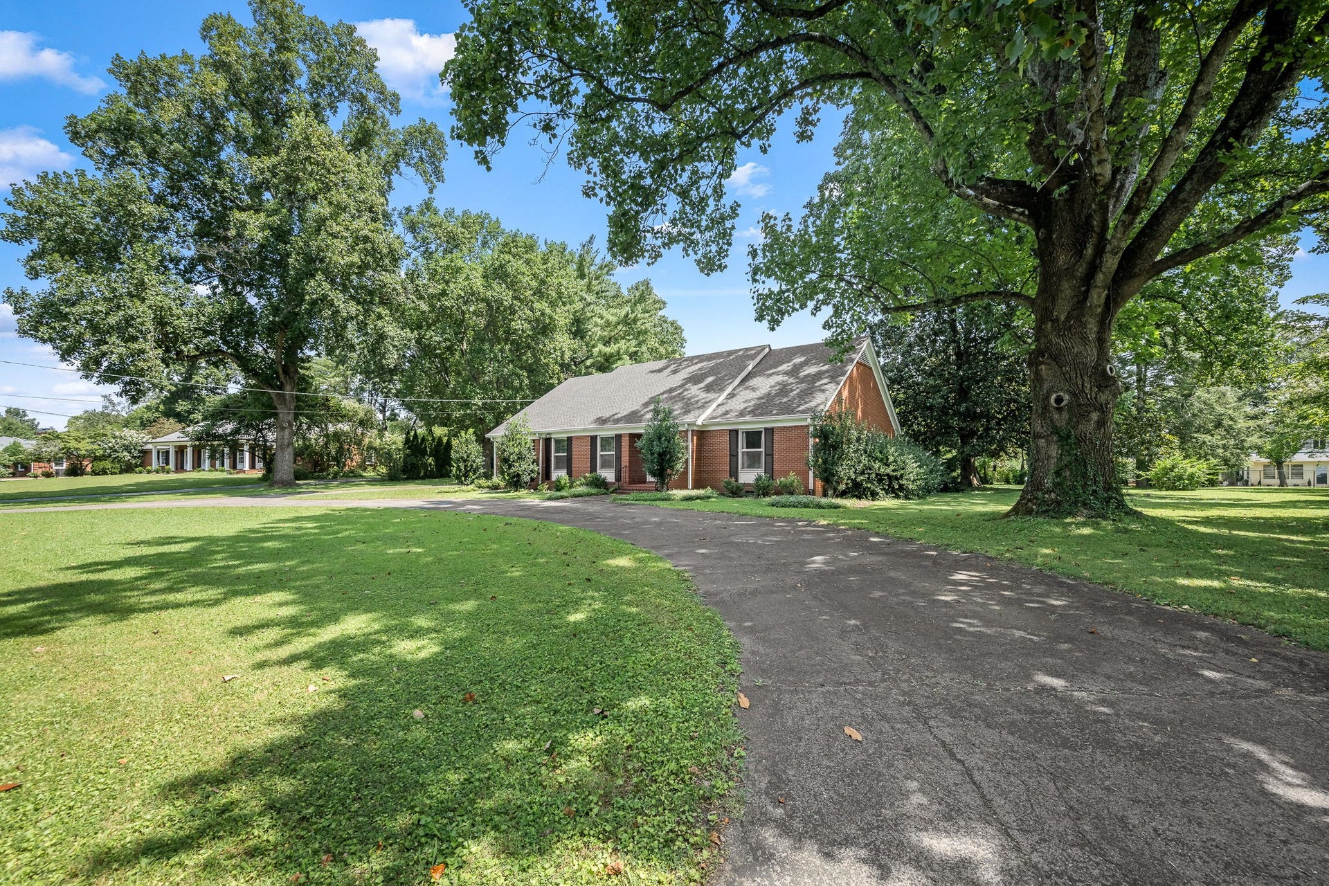 327 Minerva Dr, Murfreesboro, TN 37130 327 Minerva Dr, Murfreesboro, TN 37130