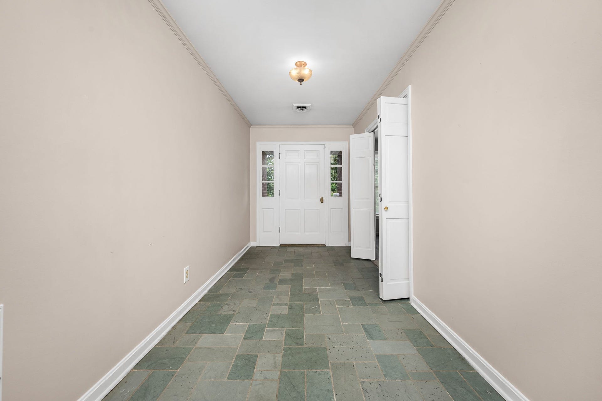 327 Minerva Dr, Murfreesboro, TN 37130 327 Minerva Dr, Murfreesboro, TN 37130