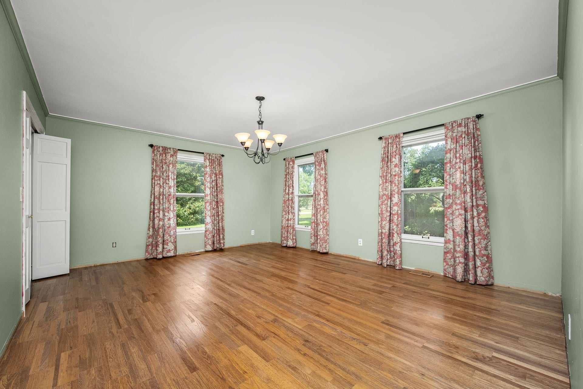 327 Minerva Dr, Murfreesboro, TN 37130 327 Minerva Dr, Murfreesboro, TN 37130