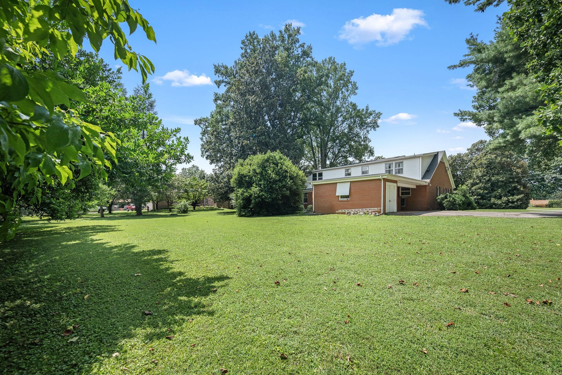 327 Minerva Dr, Murfreesboro, TN 37130 327 Minerva Dr, Murfreesboro, TN 37130
