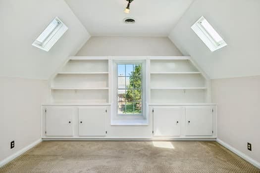 1503 Bradberry Dr, Murfreesboro, TN 37130 Custom Cabinetry In Bonus Room With Skylights