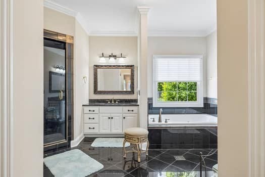 1503 Bradberry Dr, Murfreesboro, TN 37130 A MUST SEE Owners Suite Bathroom