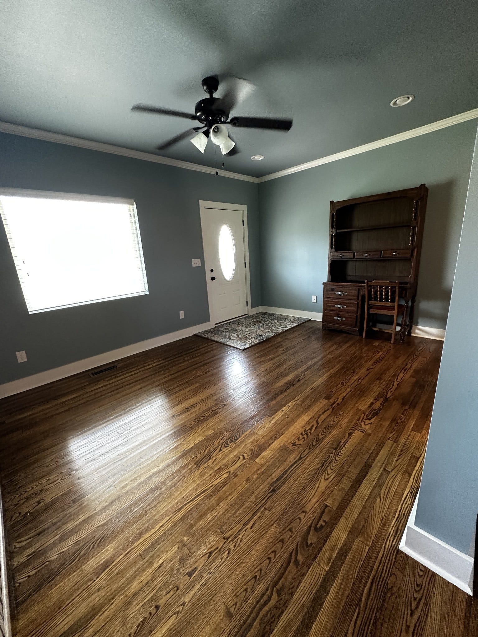 2930 Murfreesboro Hwy, Manchester, TN 37355 Front living room with refinished original hardwood floors
