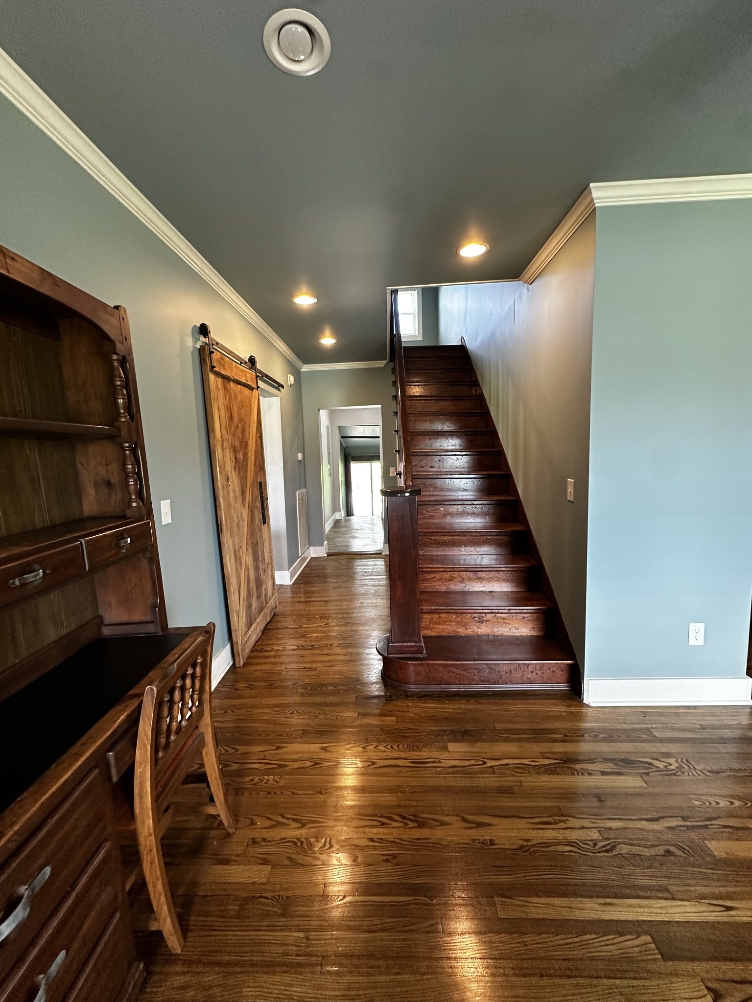 2930 Murfreesboro Hwy, Manchester, TN 37355 View when you enter the front door