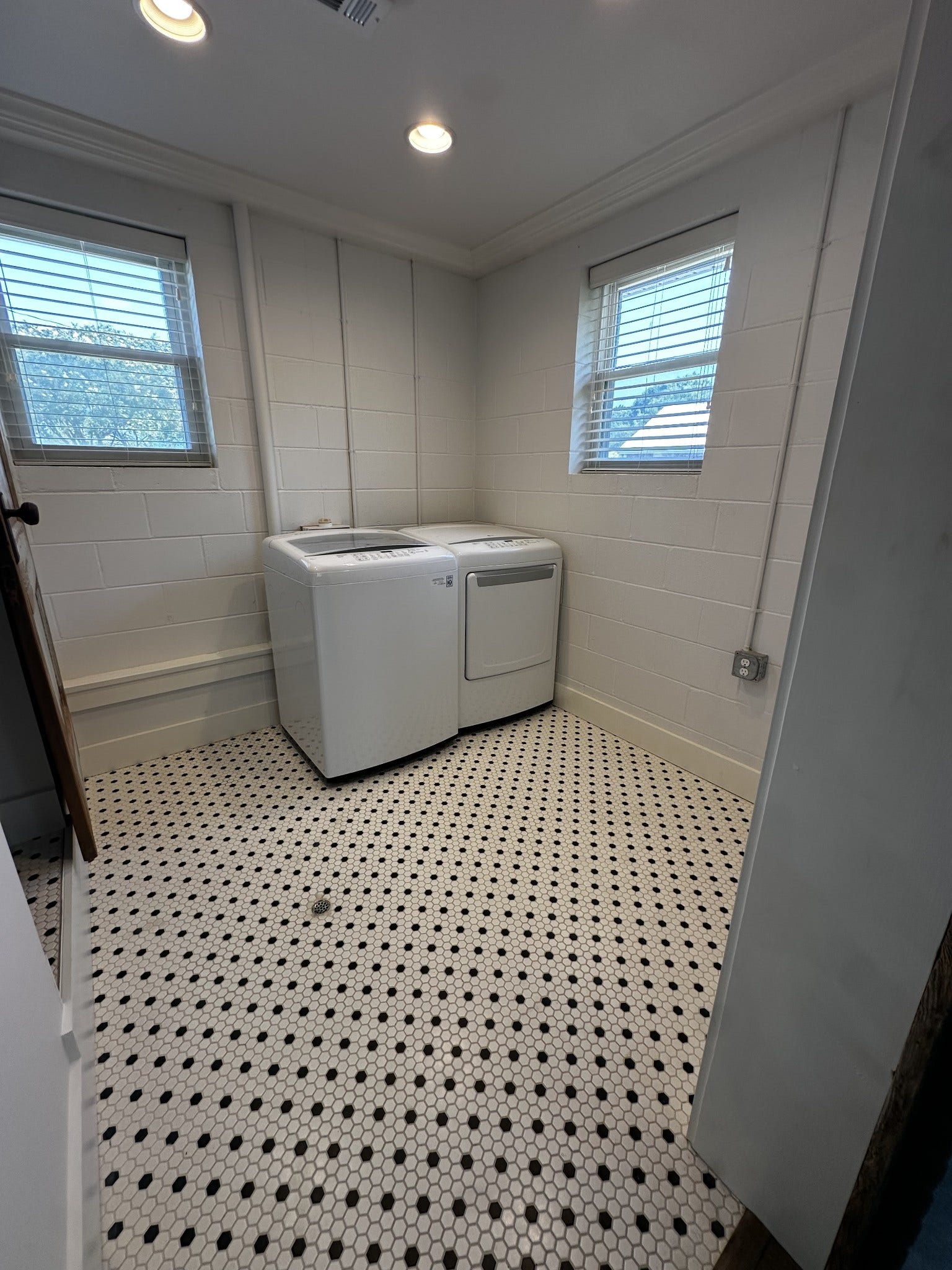 2930 Murfreesboro Hwy, Manchester, TN 37355 Large utility room