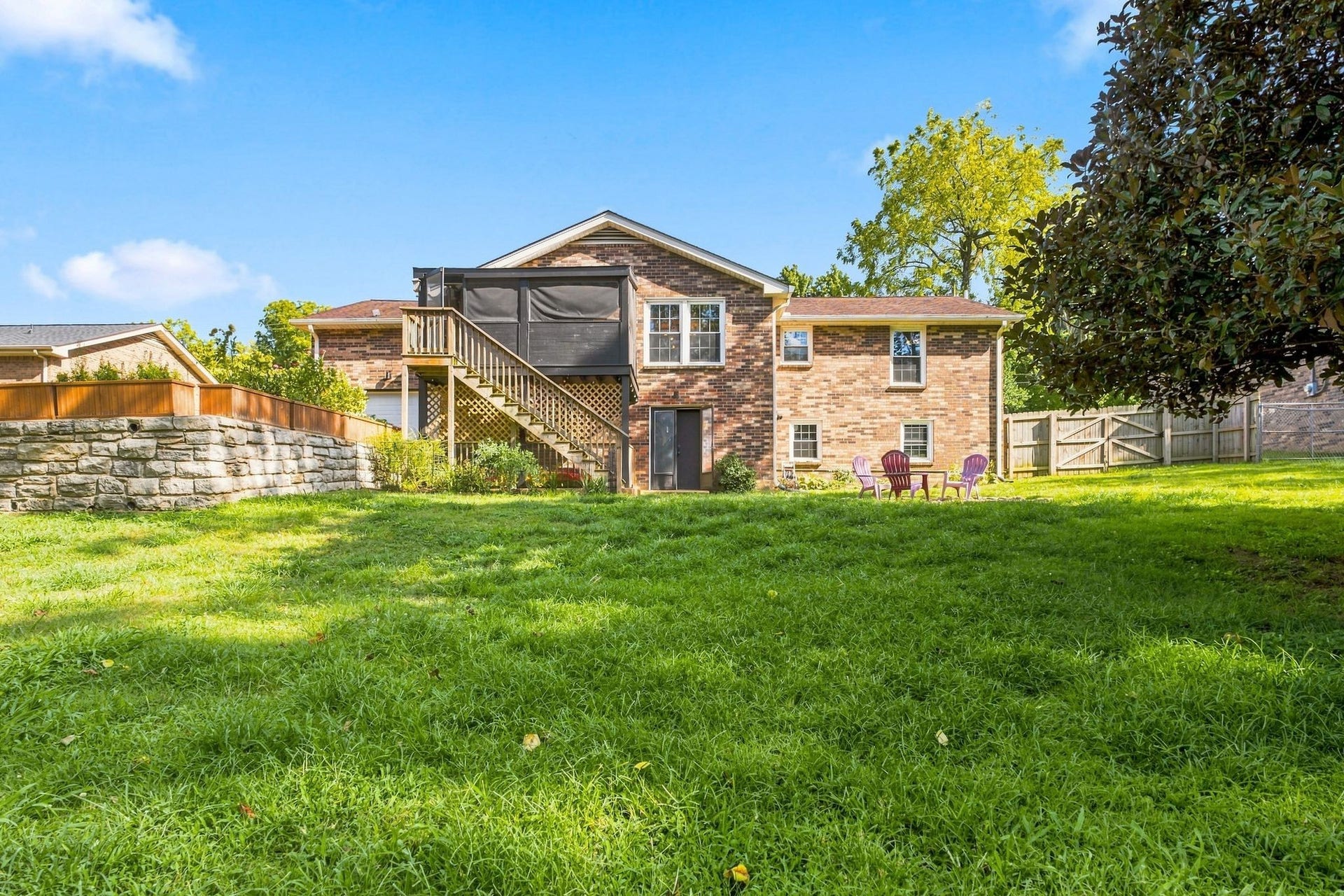 1939 Pinehurst Dr, Nashville, TN 37216