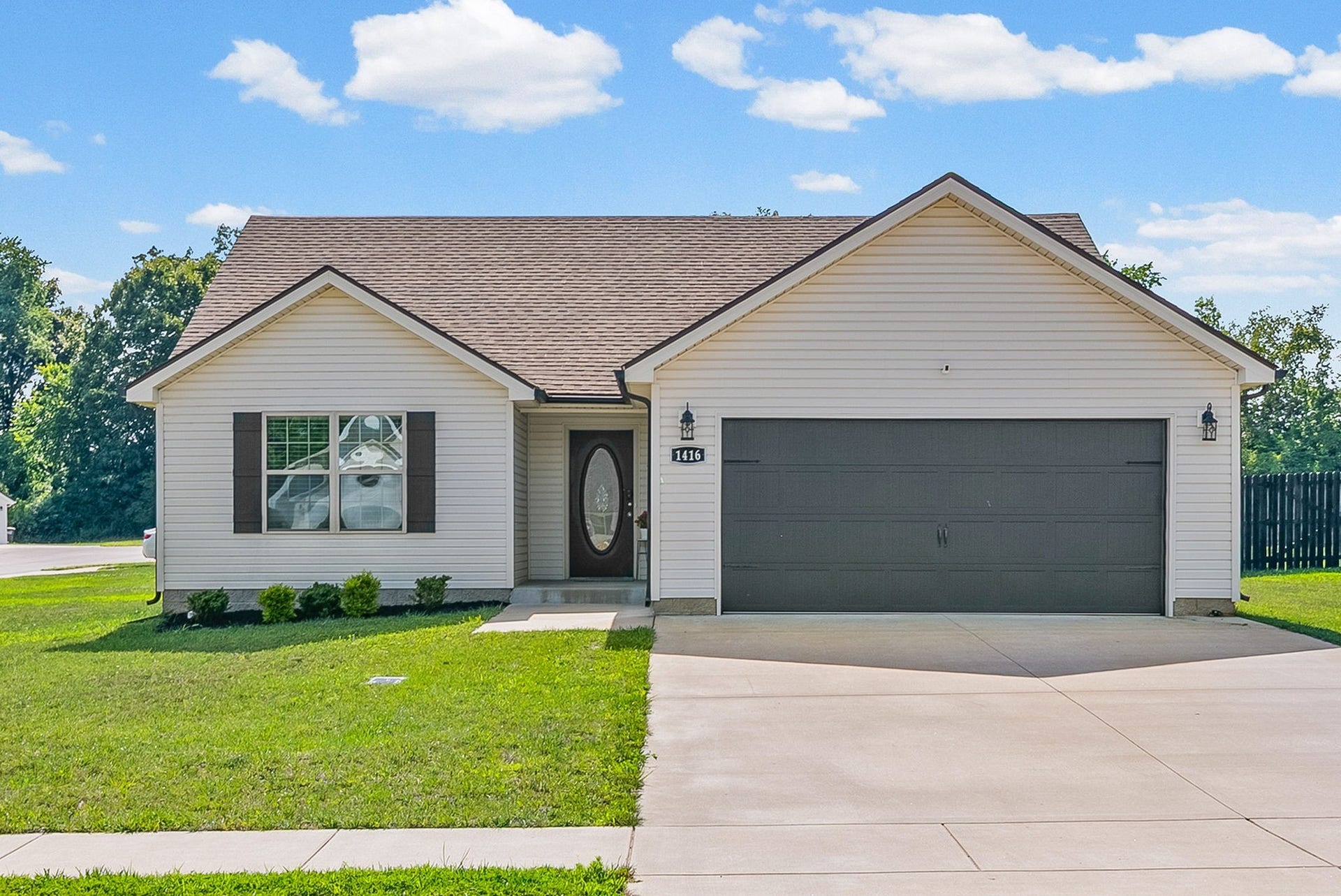 1416 Fredrick Dr, Clarksville, TN 37042 1416 Fredrick Dr, Clarksville, TN 37042