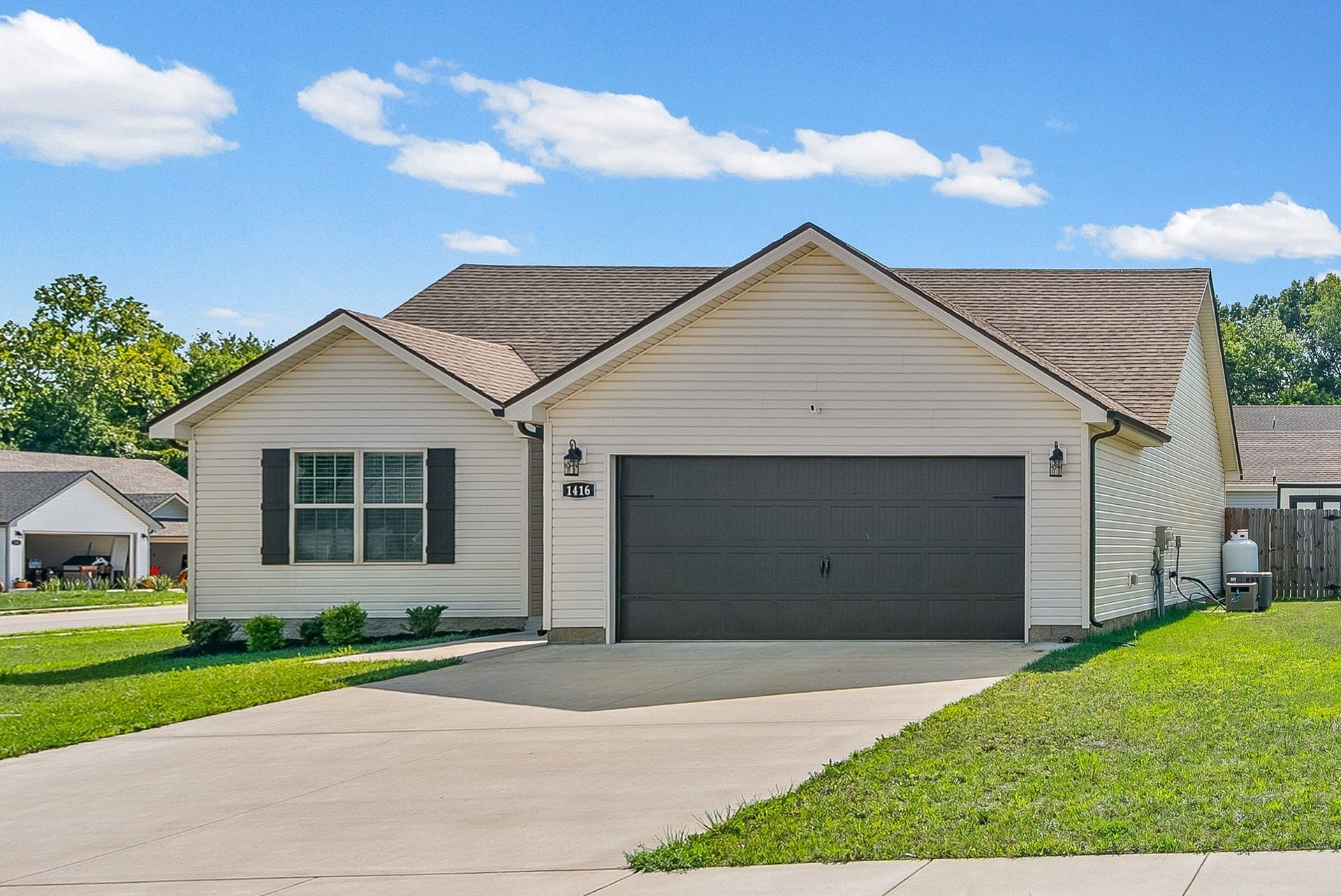 1416 Fredrick Dr, Clarksville, TN 37042 1416 Fredrick Dr, Clarksville, TN 37042