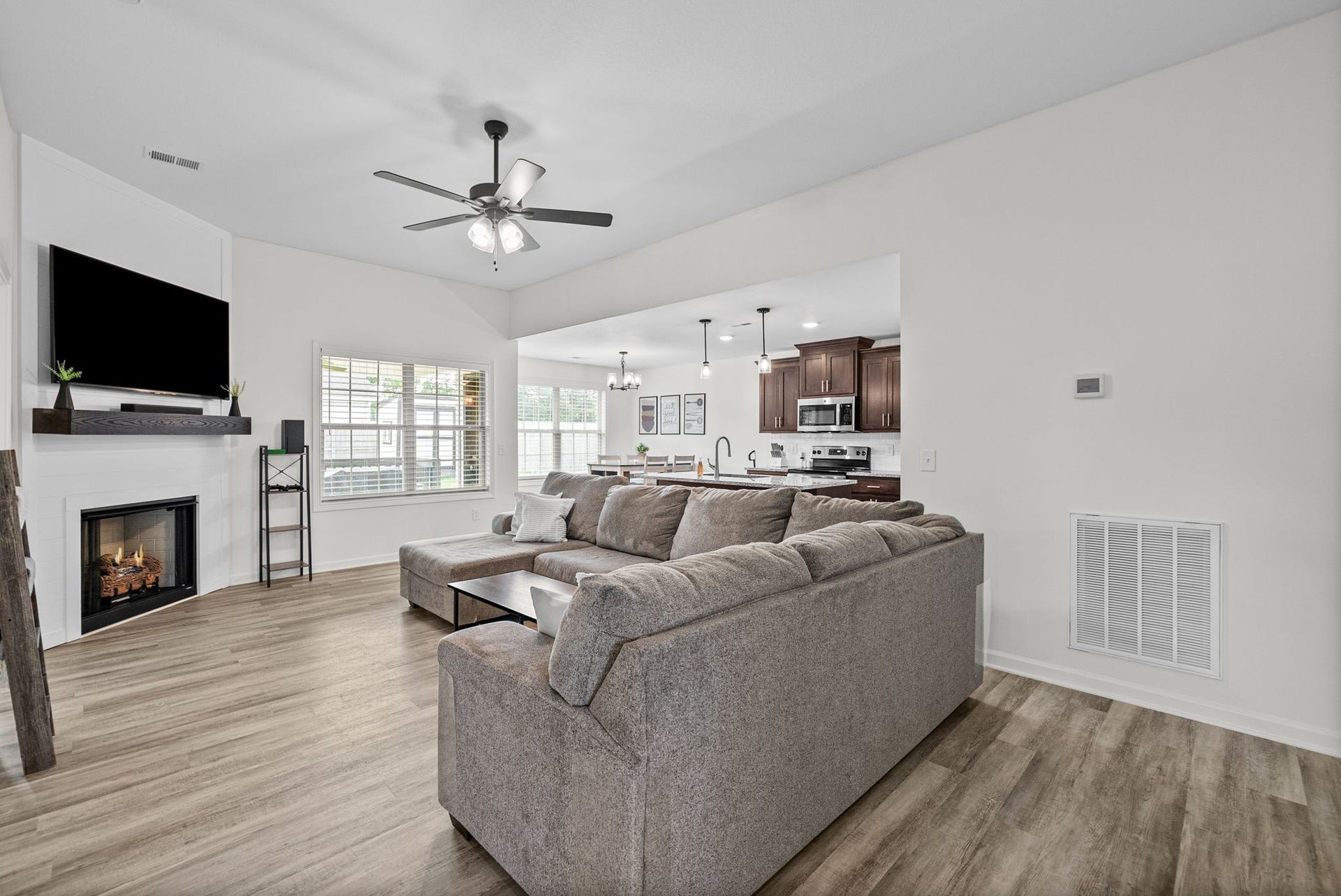 1416 Fredrick Dr, Clarksville, TN 37042 1416 Fredrick Dr, Clarksville, TN 37042