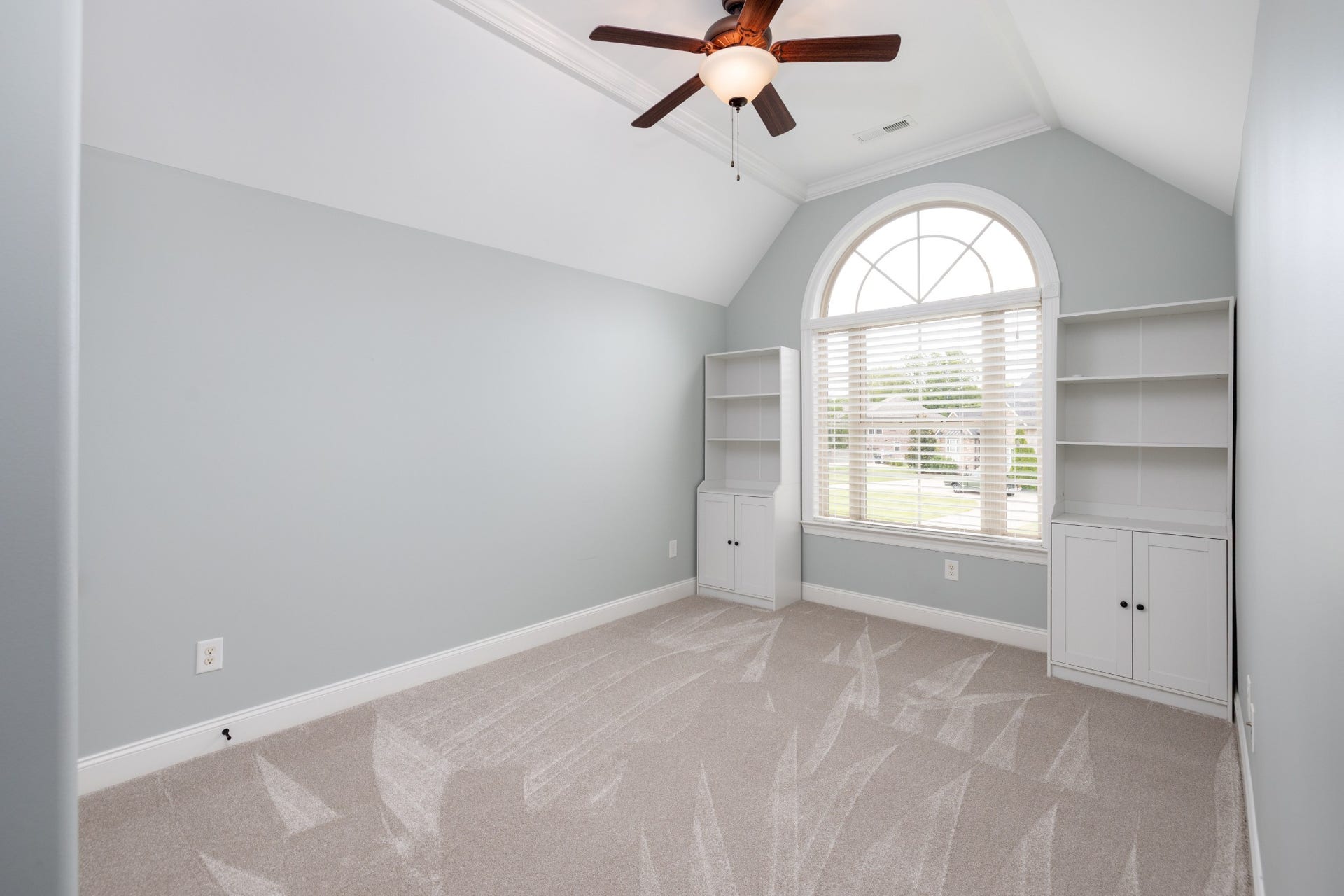 8229 Richpine Dr, Murfreesboro, TN 37128 8229 Richpine Dr, Murfreesboro, TN 37128
