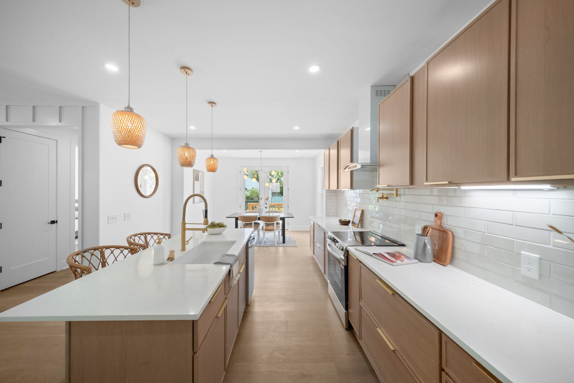 1008 Clay St, Nashville, TN 37208 1008 Clay St, Nashville, TN 37208