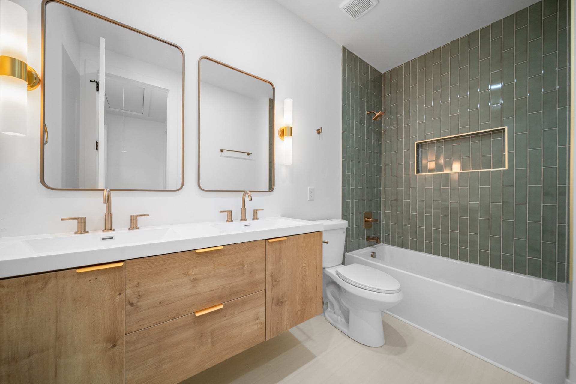 1008 Clay St, Nashville, TN 37208 Bath 3