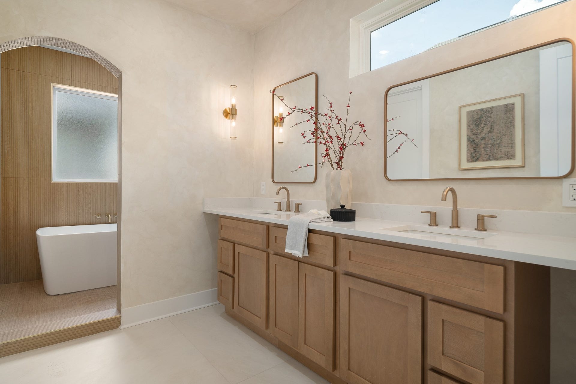 1008 Clay St, Nashville, TN 37208 Primary Bath