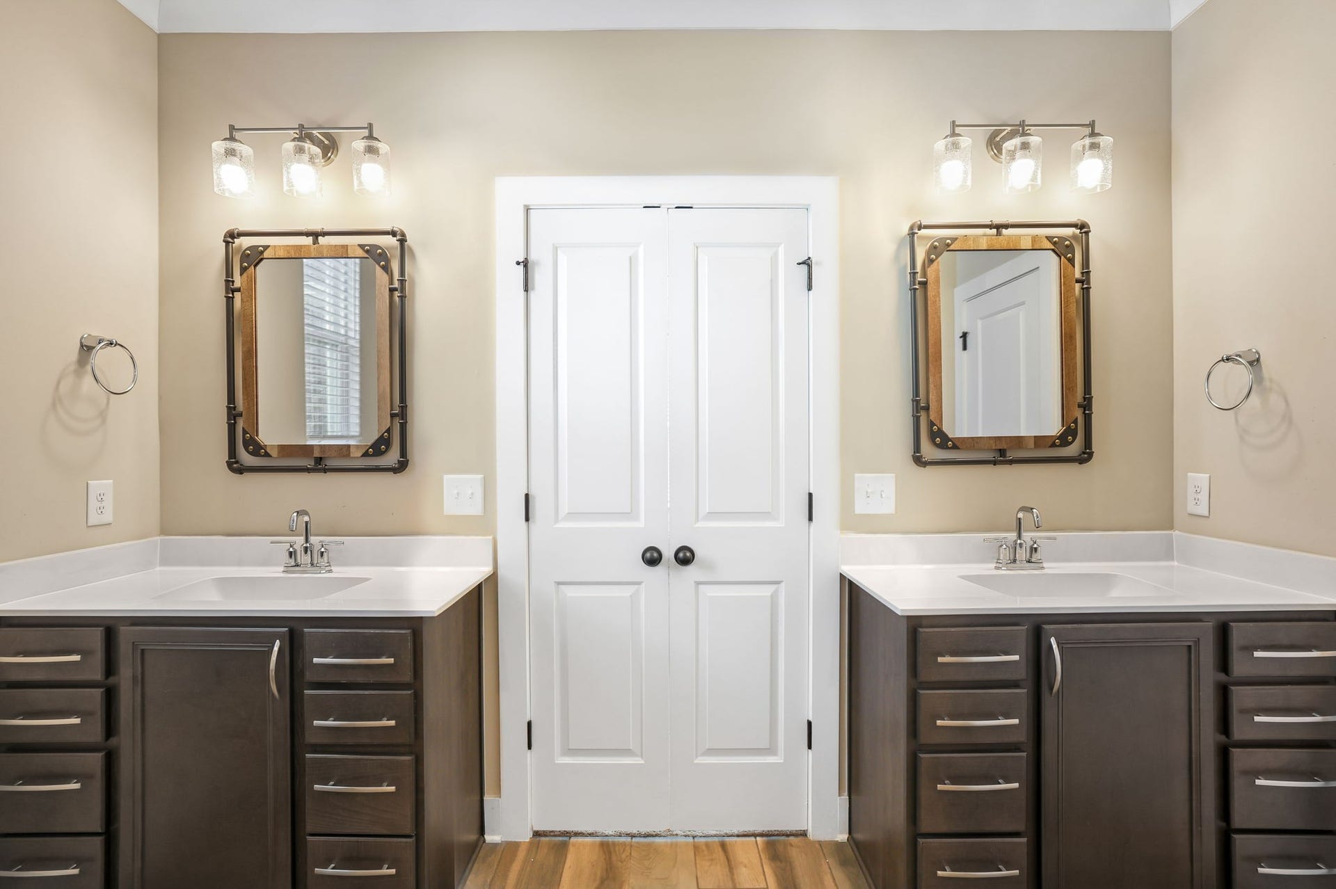 2604 Parkwood Dr, Murfreesboro, TN 37128