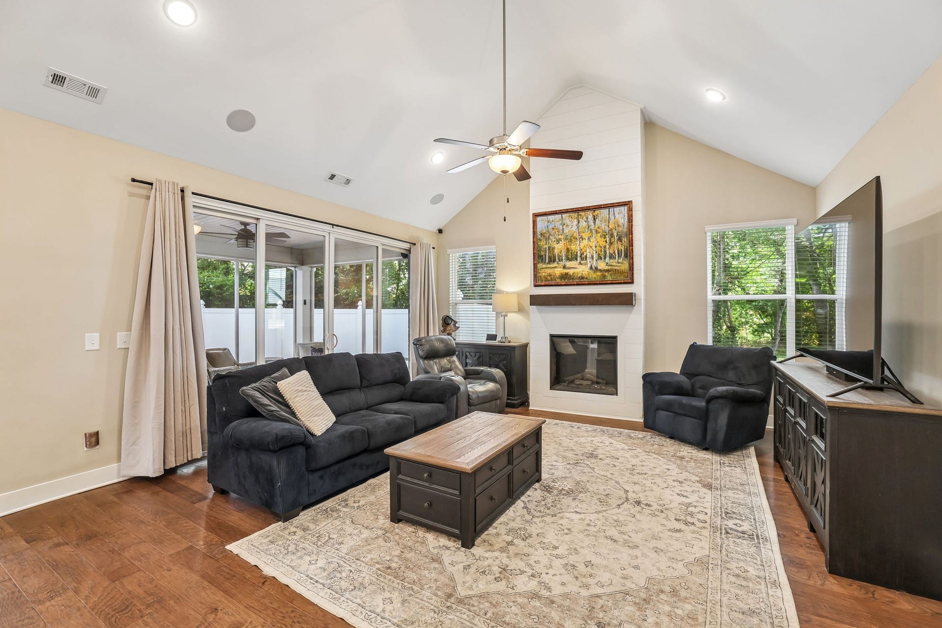 2604 Parkwood Dr, Murfreesboro, TN 37128