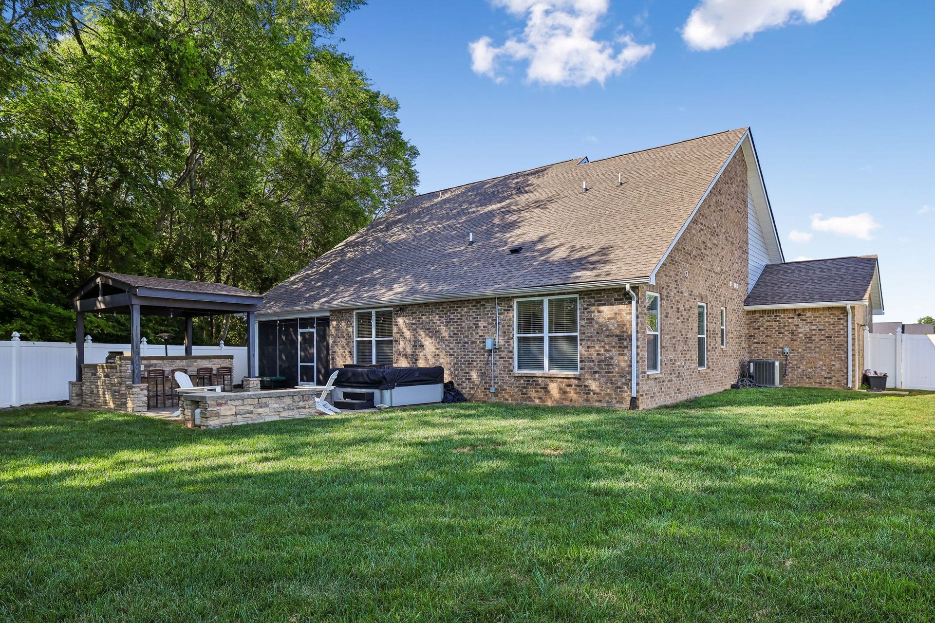 2604 Parkwood Dr, Murfreesboro, TN 37128