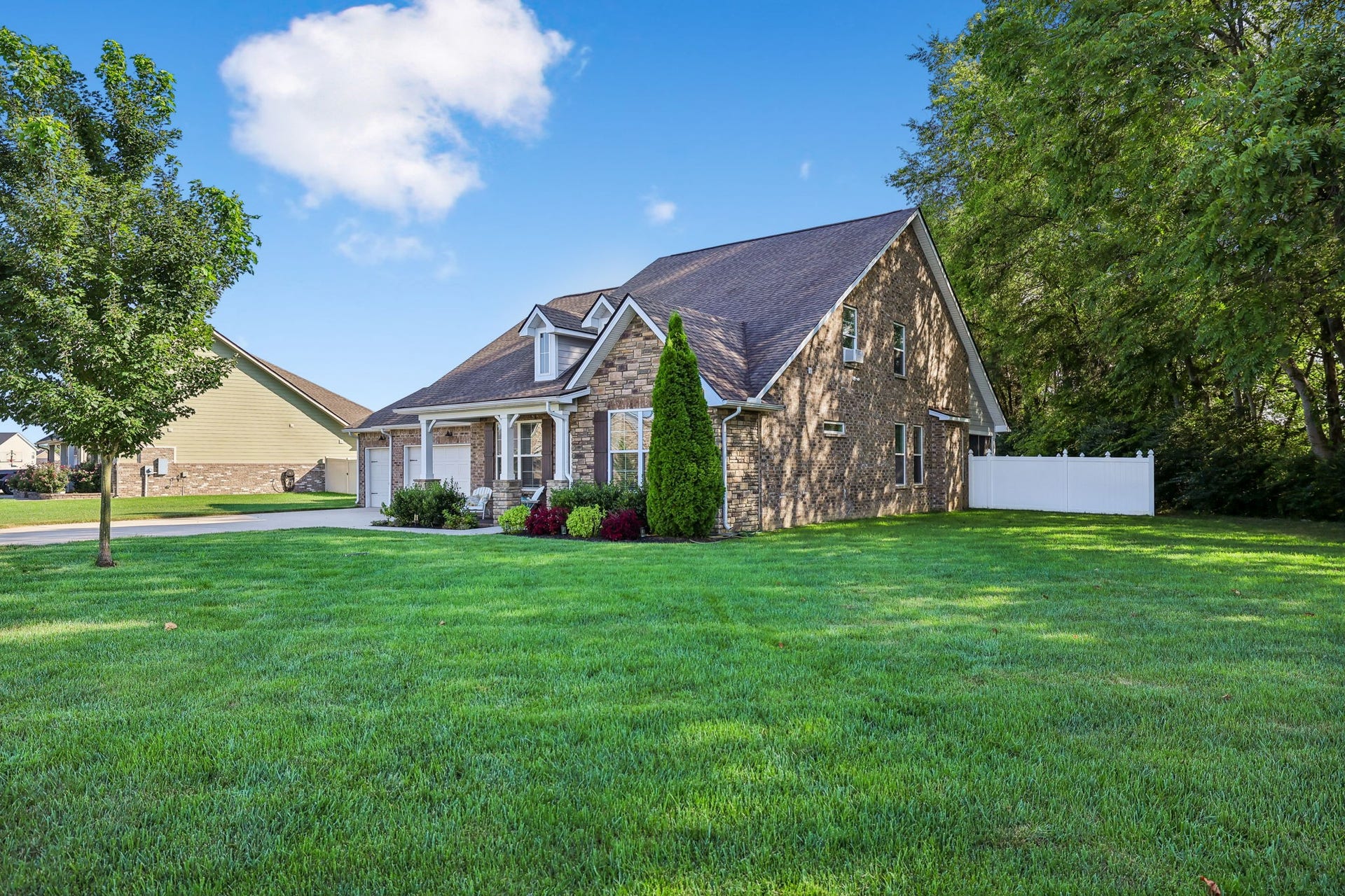 2604 Parkwood Dr, Murfreesboro, TN 37128