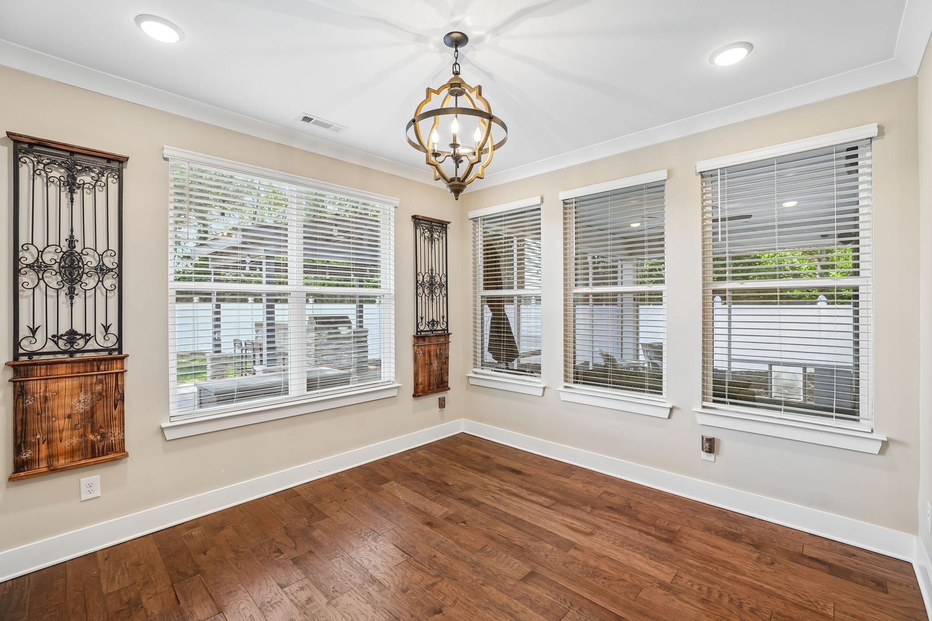 2604 Parkwood Dr, Murfreesboro, TN 37128