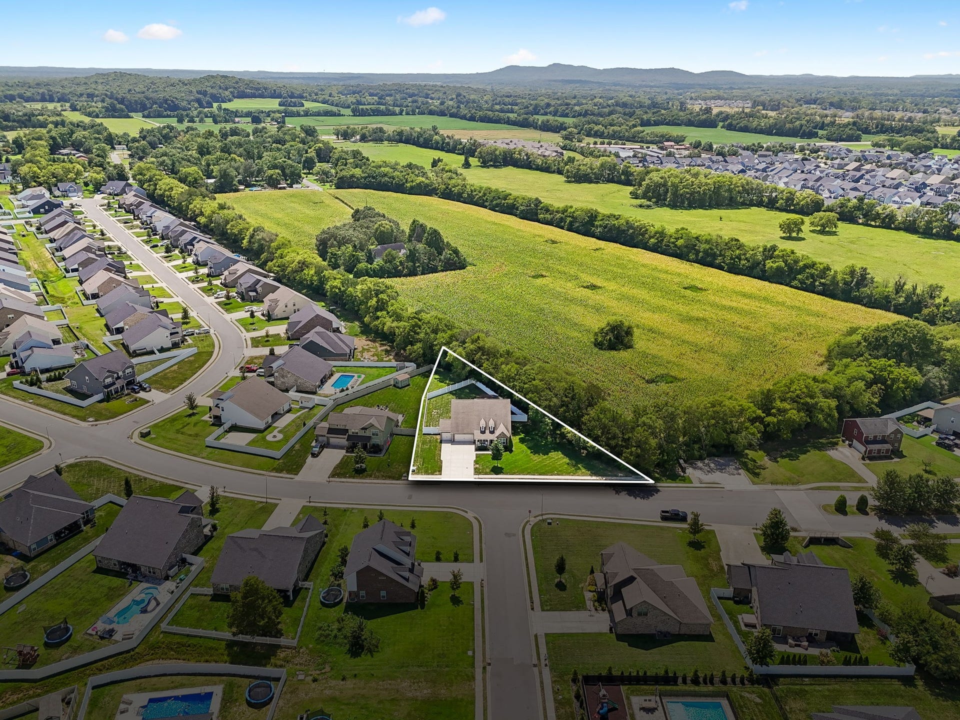 2604 Parkwood Dr, Murfreesboro, TN 37128