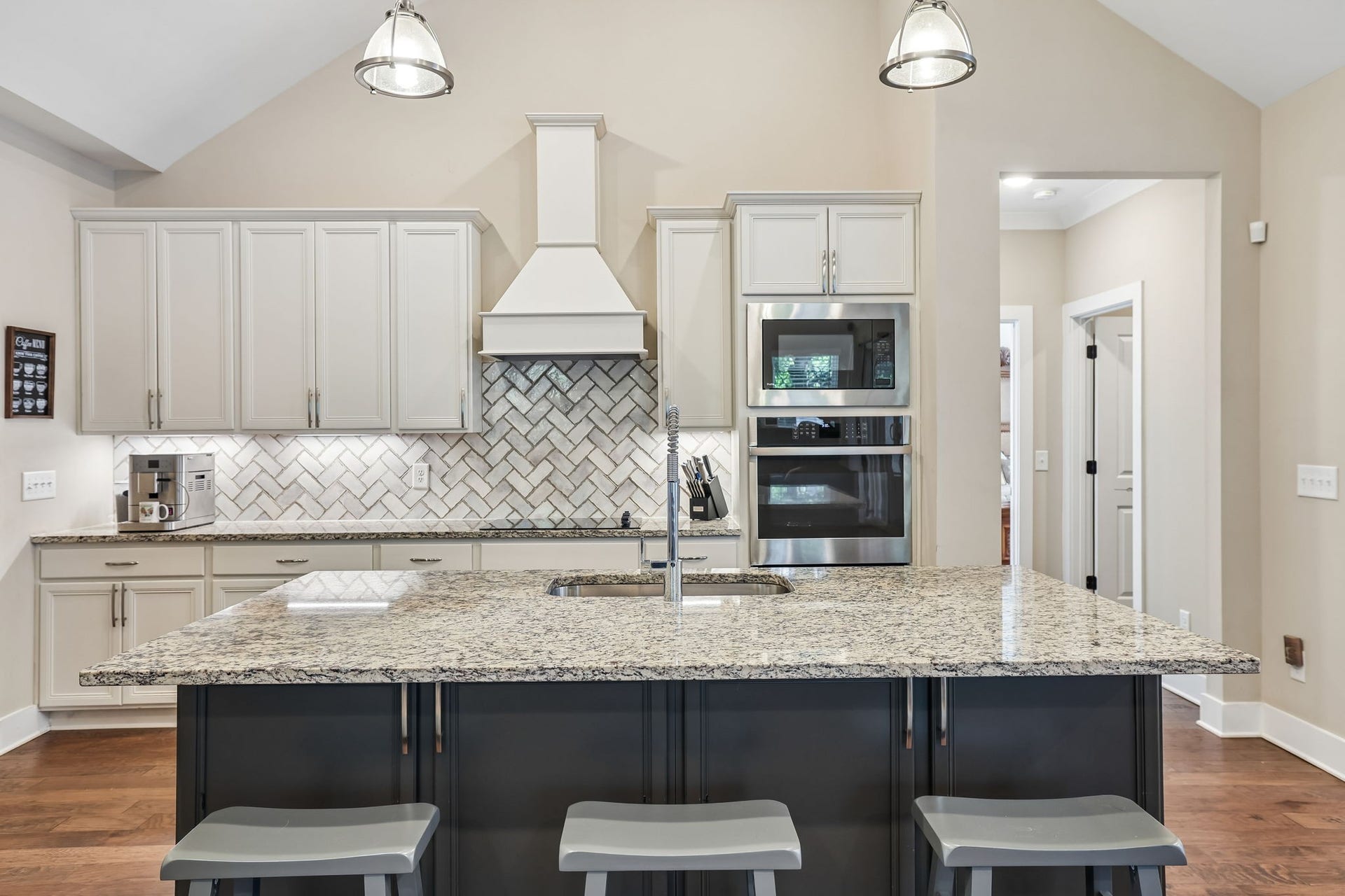 2604 Parkwood Dr, Murfreesboro, TN 37128