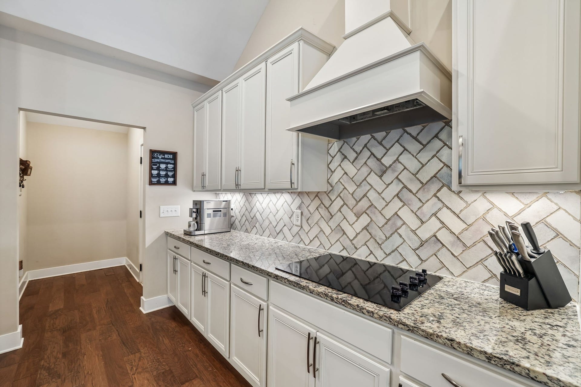 2604 Parkwood Dr, Murfreesboro, TN 37128