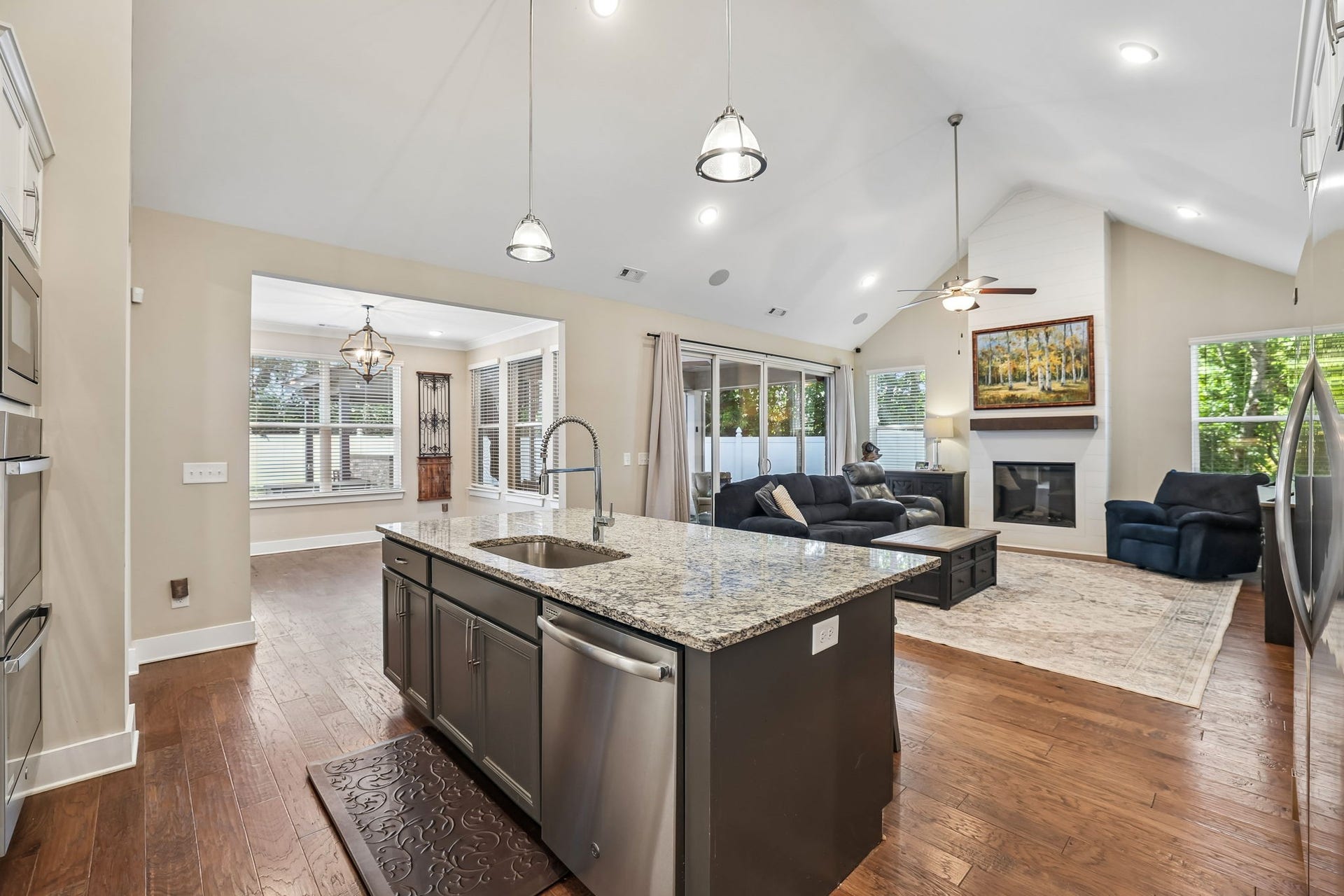 2604 Parkwood Dr, Murfreesboro, TN 37128