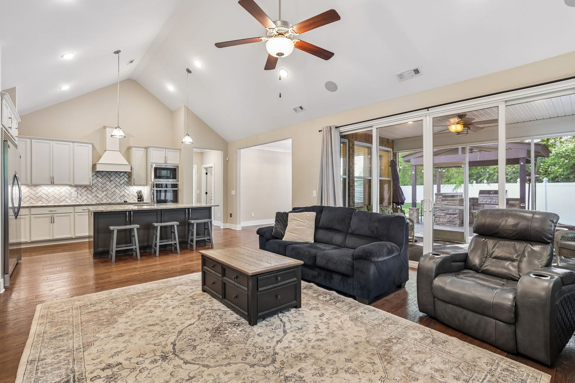 2604 Parkwood Dr, Murfreesboro, TN 37128