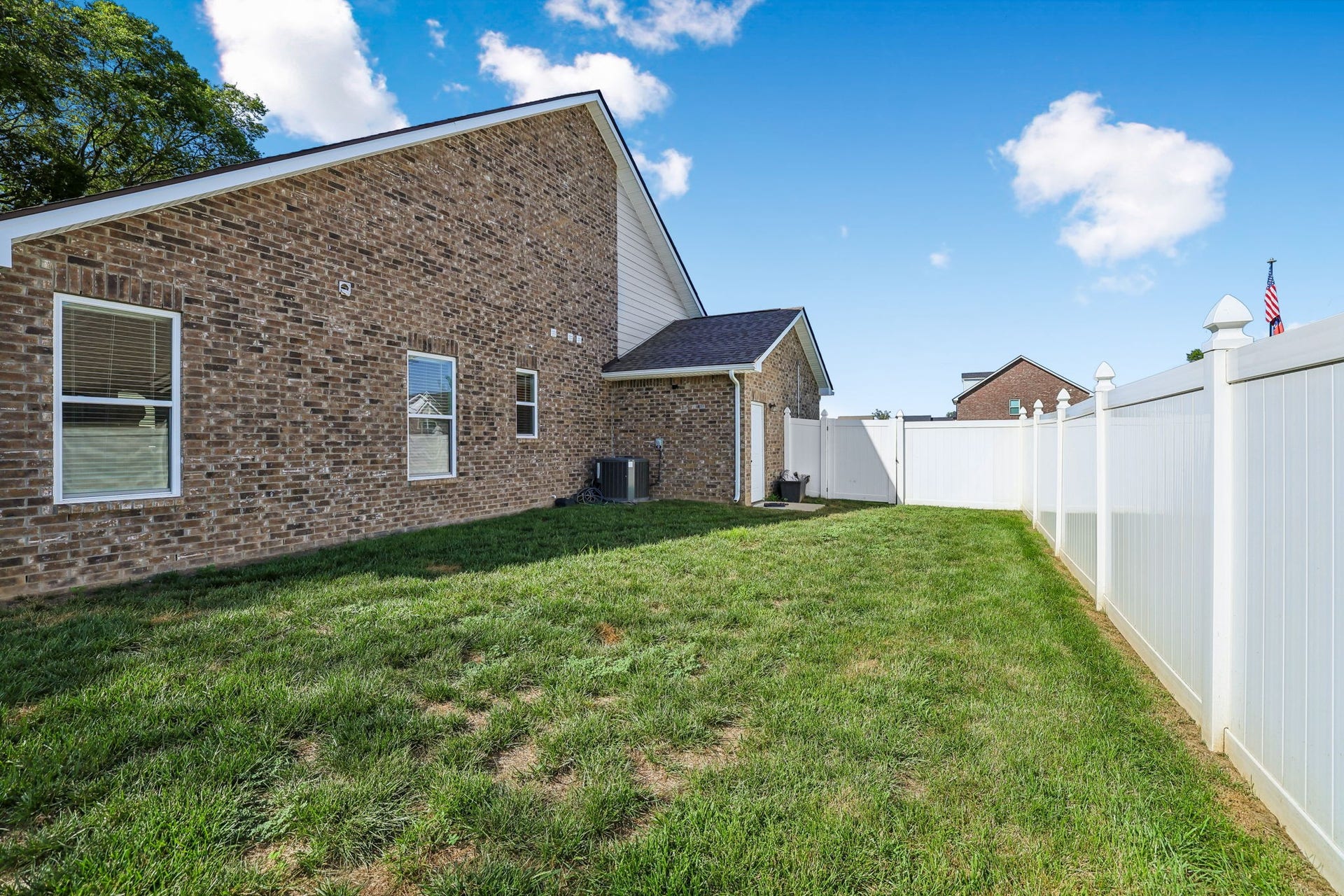 2604 Parkwood Dr, Murfreesboro, TN 37128