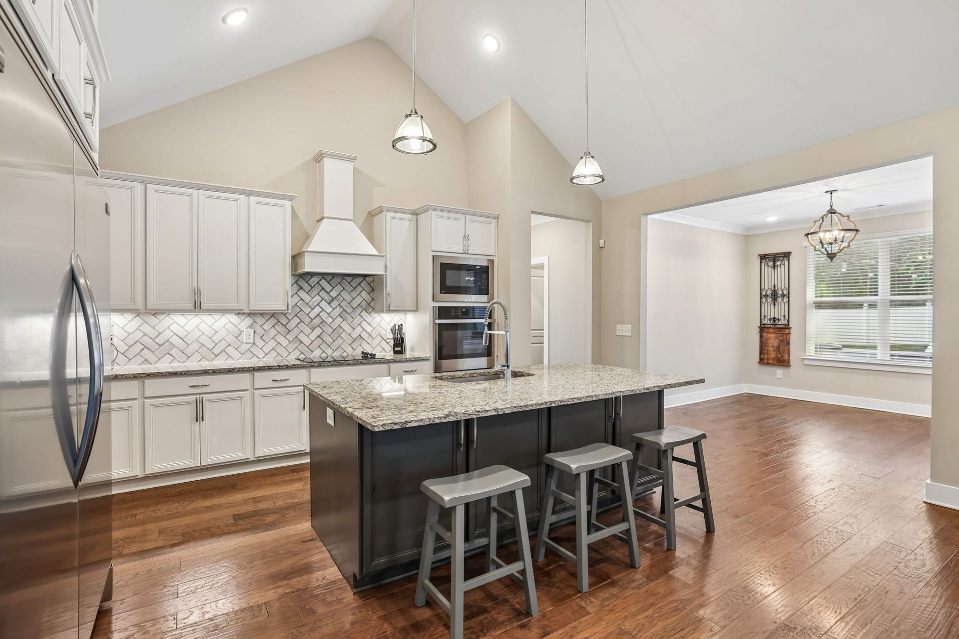 2604 Parkwood Dr, Murfreesboro, TN 37128