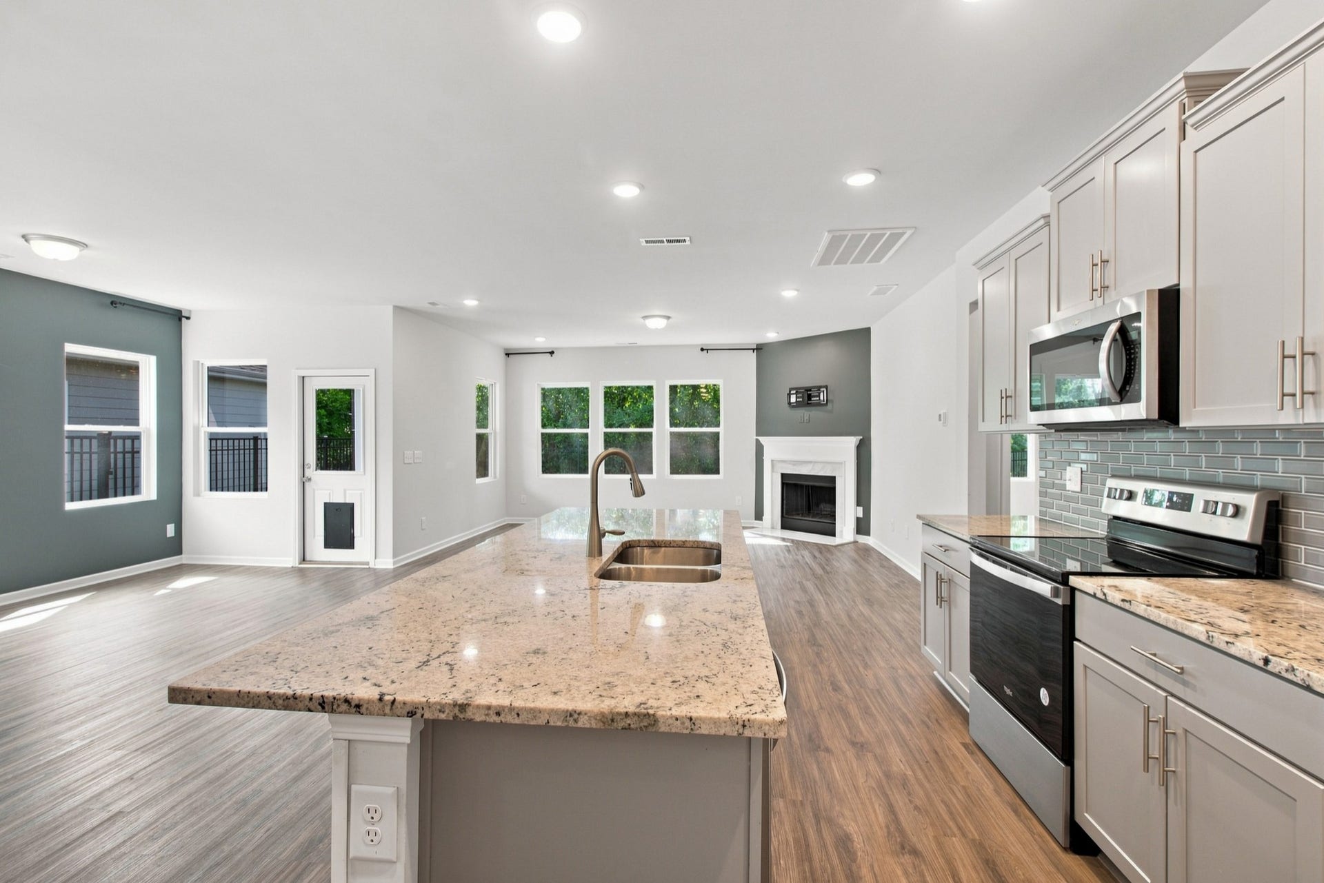 2924 Eckersley Dr, Murfreesboro, TN 37128 2924 Eckersley Dr, Murfreesboro, TN 37128