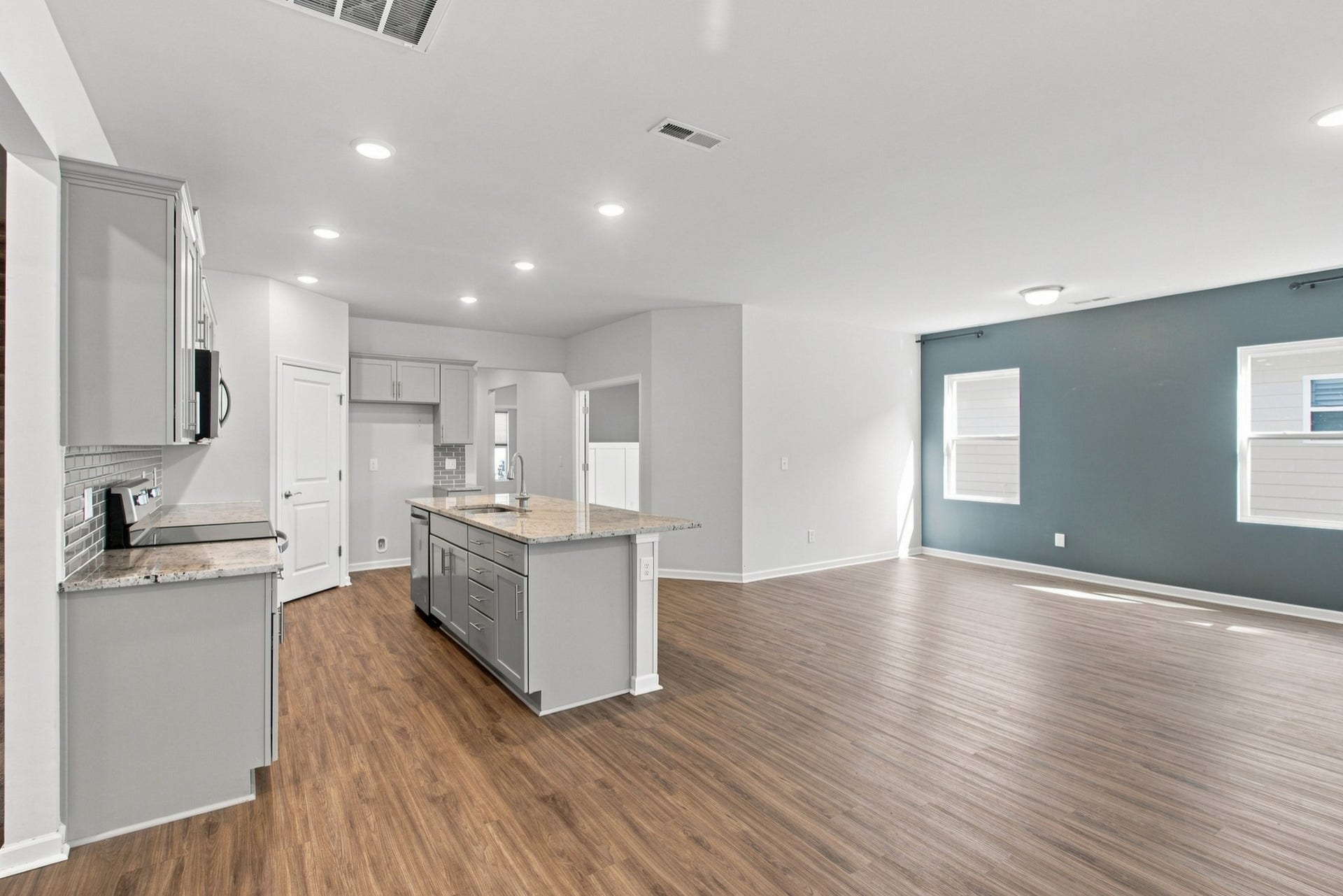 2924 Eckersley Dr, Murfreesboro, TN 37128 2924 Eckersley Dr, Murfreesboro, TN 37128