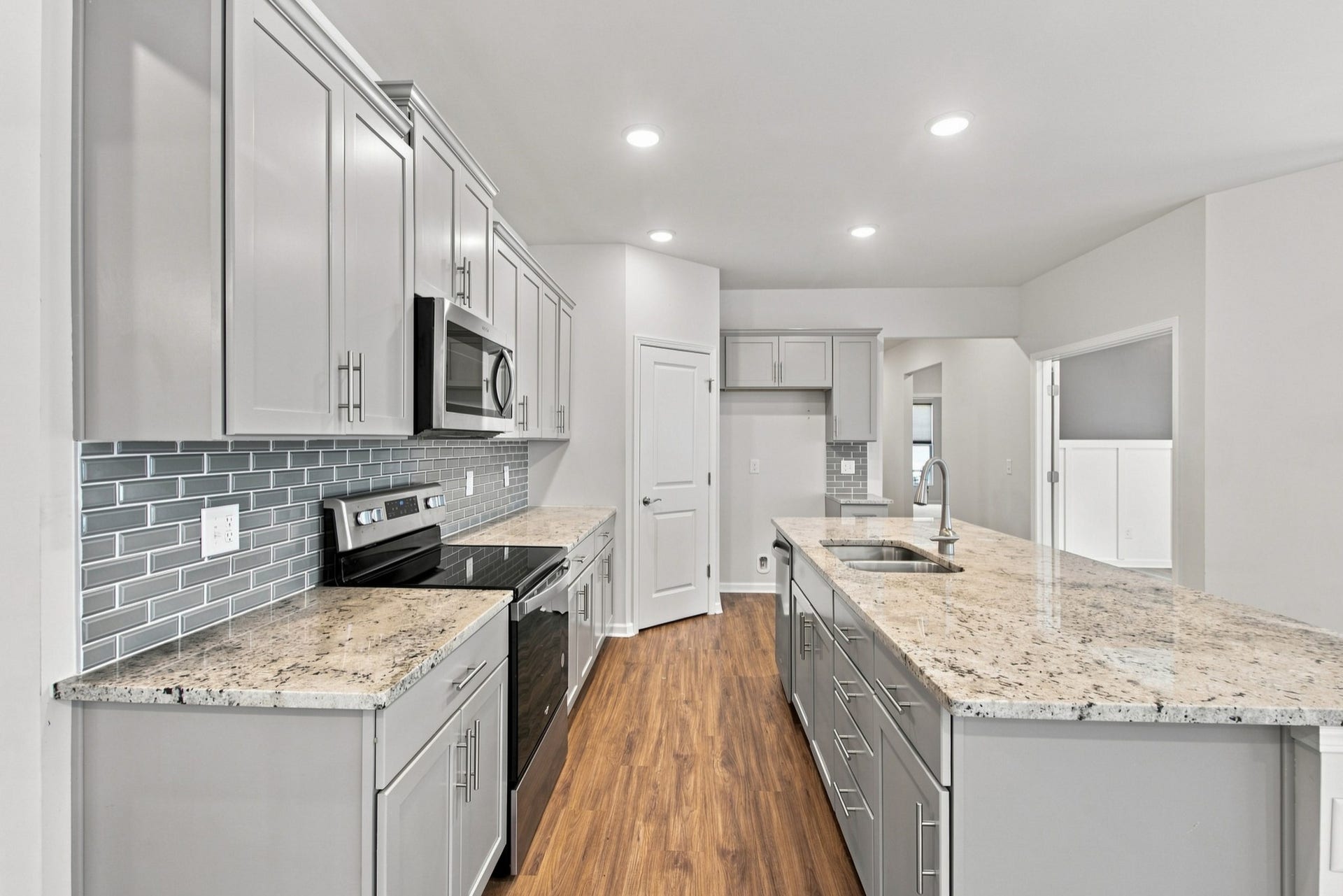 2924 Eckersley Dr, Murfreesboro, TN 37128 2924 Eckersley Dr, Murfreesboro, TN 37128
