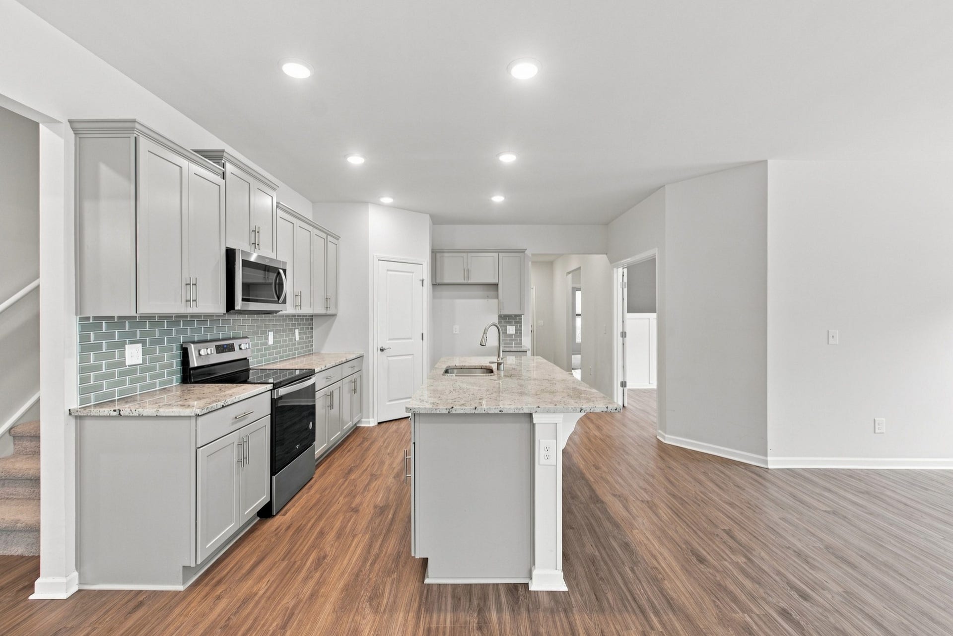 2924 Eckersley Dr, Murfreesboro, TN 37128 2924 Eckersley Dr, Murfreesboro, TN 37128