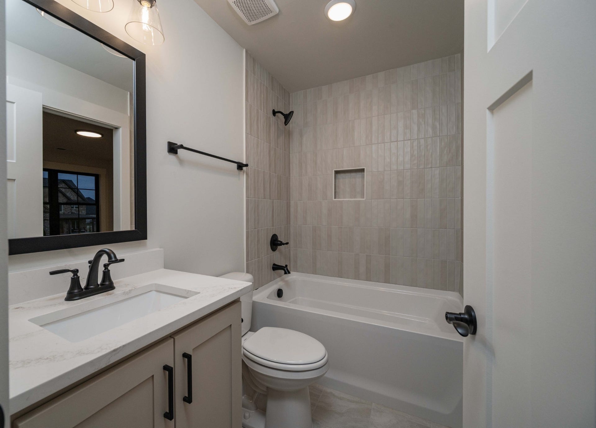 2829 Canfield Dr, Murfreesboro, TN 37128 2829 Canfield Dr, Murfreesboro, TN 37128