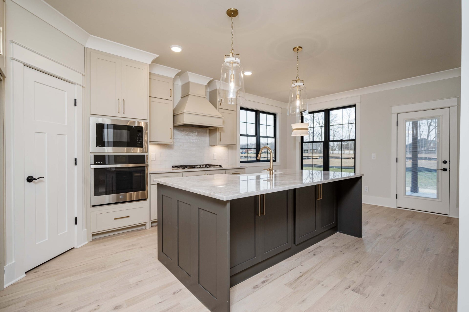 2829 Canfield Dr, Murfreesboro, TN 37128 2829 Canfield Dr, Murfreesboro, TN 37128